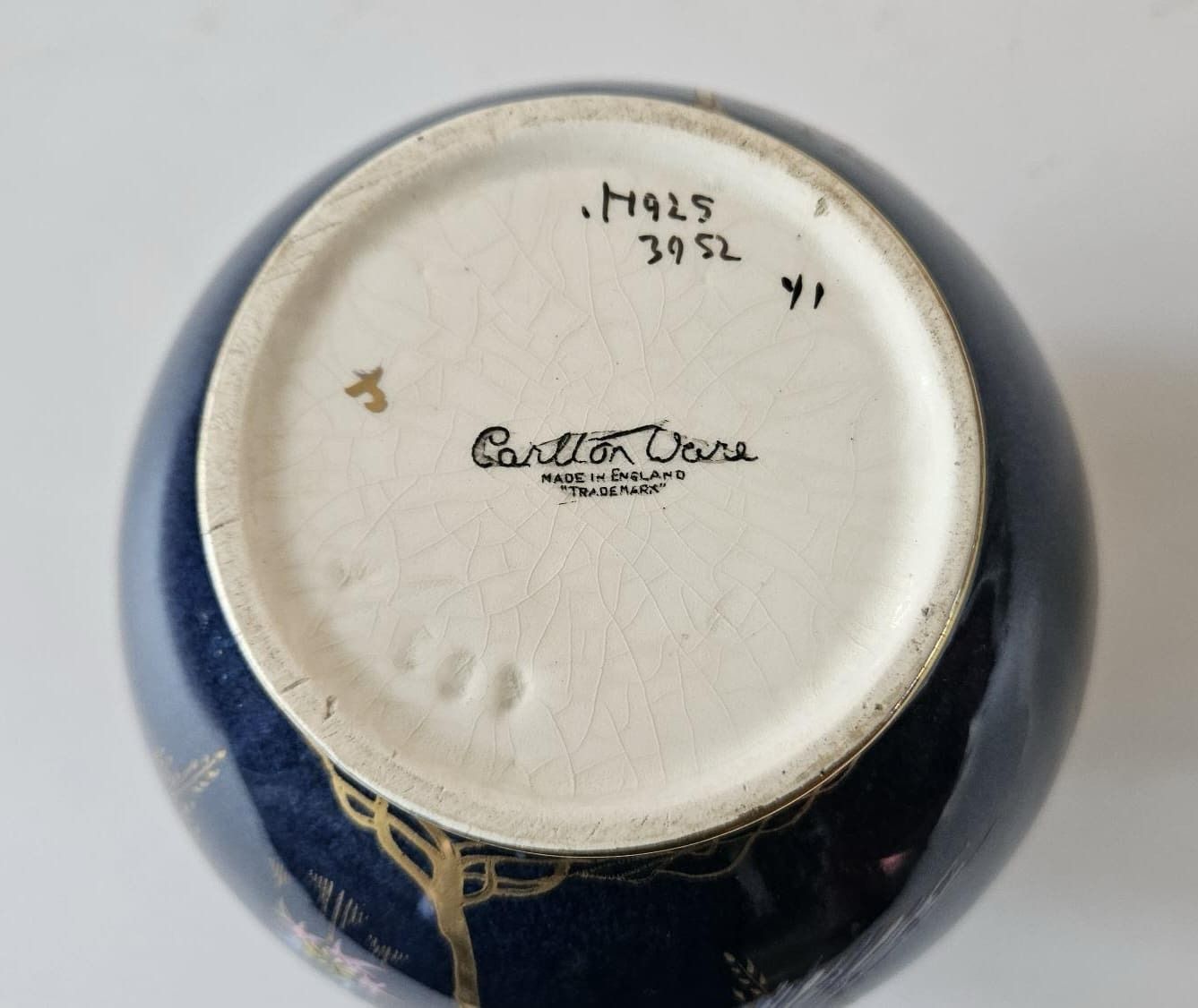 Carlton Ware Lustre Vase With The Sketching Bird Design photo 440.0