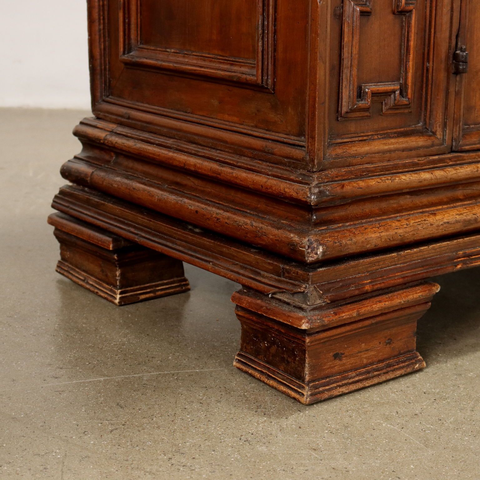 Ancient Cupboard Reggio Emilia Late XVII Century Walnut photo Furniture