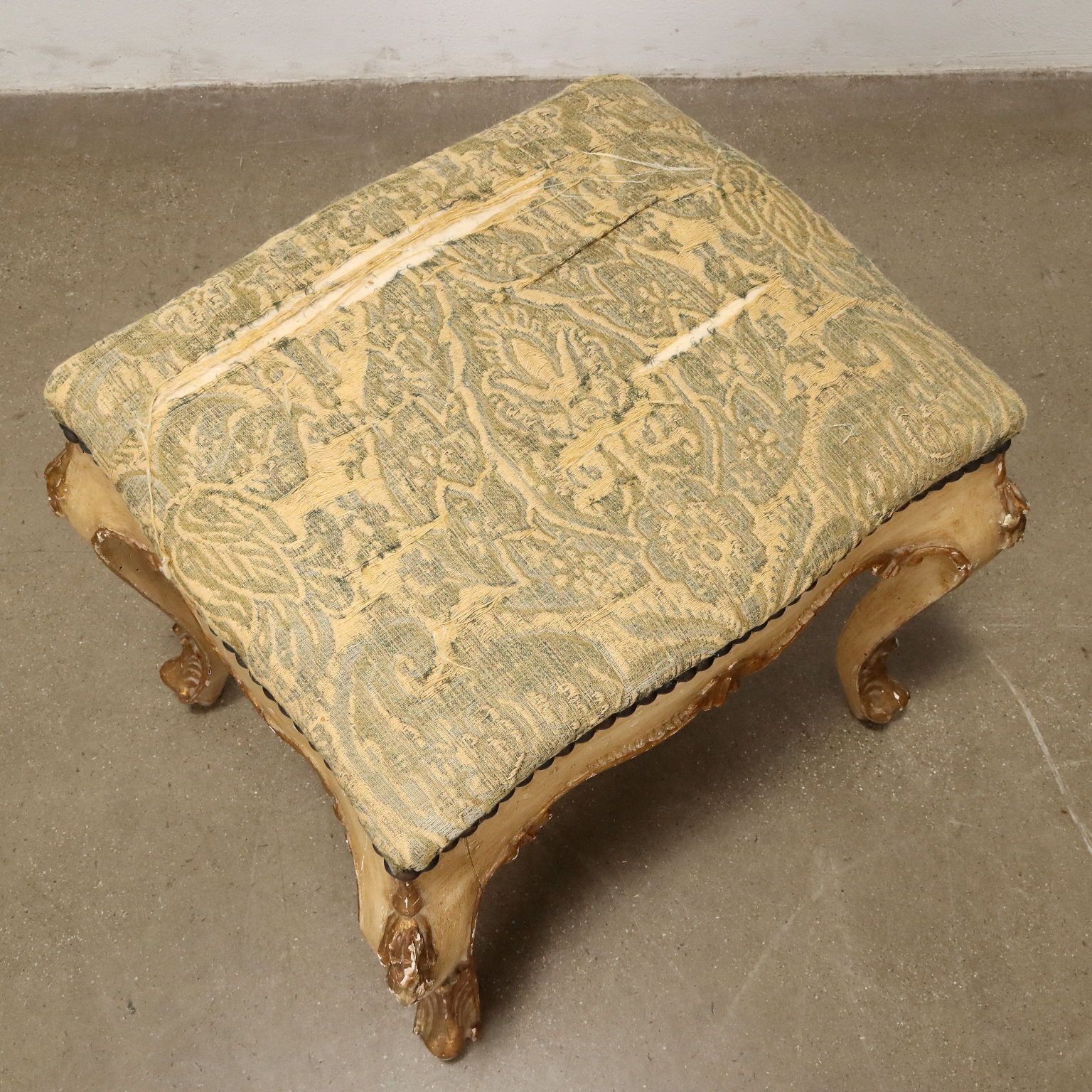 Pair Of Pouf Baroque Style Gilded Wood XIX Century photo 1110.0