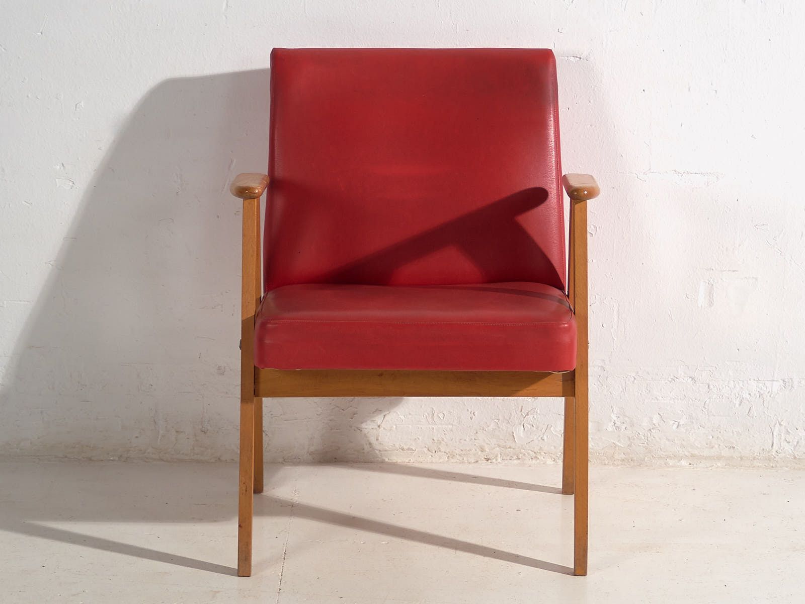 photo vinterior Red Vintage Style Armchairs (C.1960). Set Of 2 Pieces