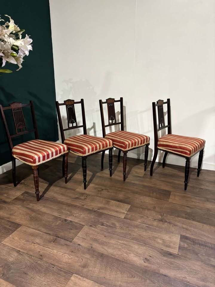 319.0 Set Of Four Late Victorian Mahogany Dining Chairs photo