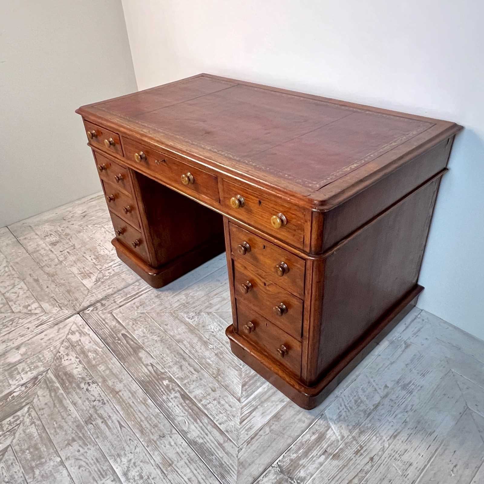 Victorian Oak Pedestal Desk By Deighton & Dunthorne, Holborn, London photo for sale