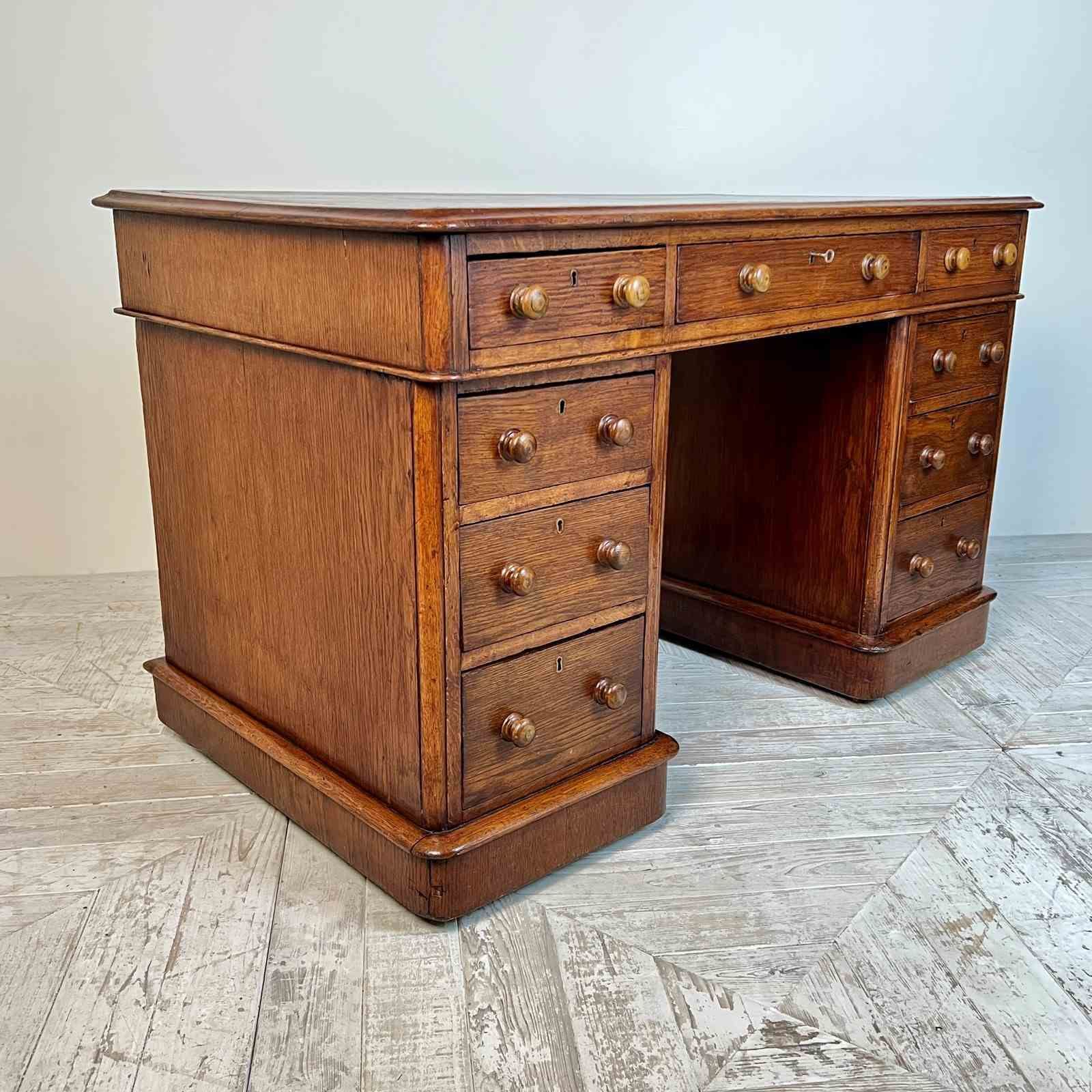 Victorian Oak Pedestal Desk By Deighton & Dunthorne, Holborn, London photo Furniture