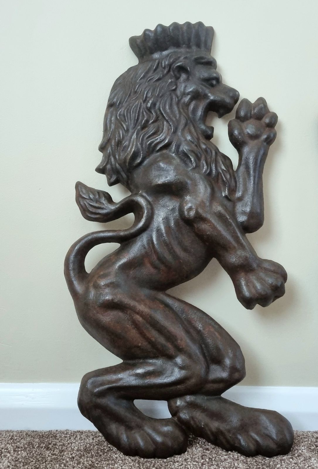 A Large And Imposing Pair Of Cast Iron Heraldic Rampant Crowned Lion Mounts, Ideal For A Variety Of Architectural Or Decorative Applications. photo 600.0