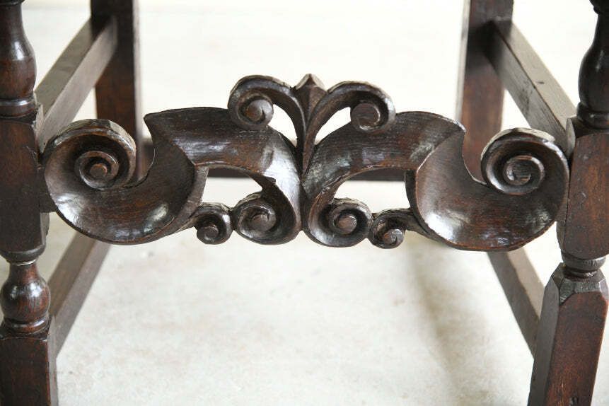 Furniture Antique English Oak Chair, 18th Century And Earlier photo