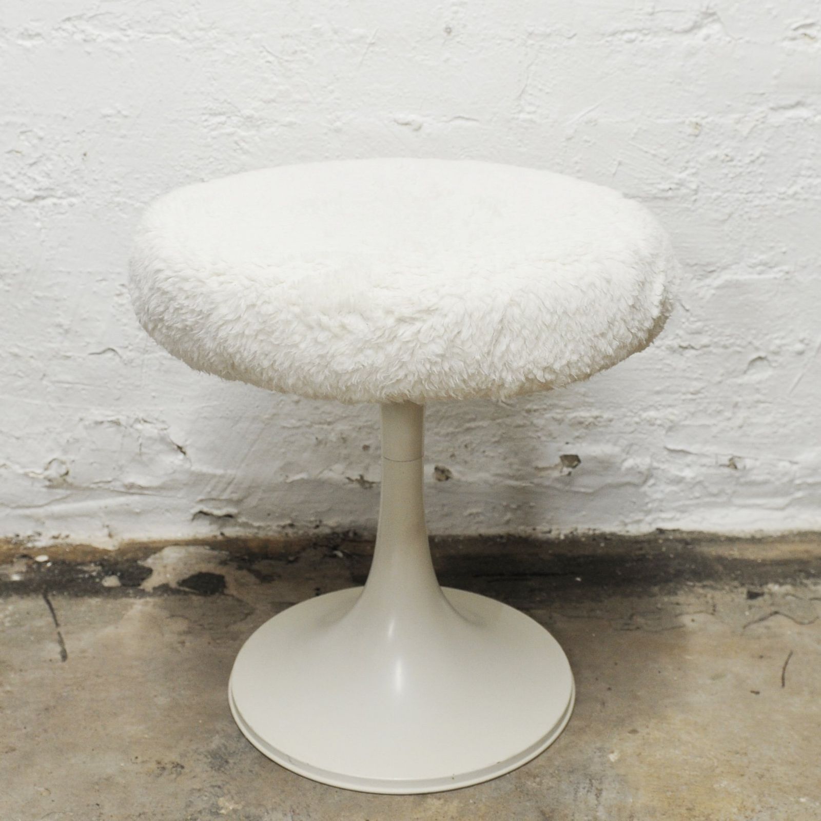 Vintage White Space Age Tulip Stool, 1960s