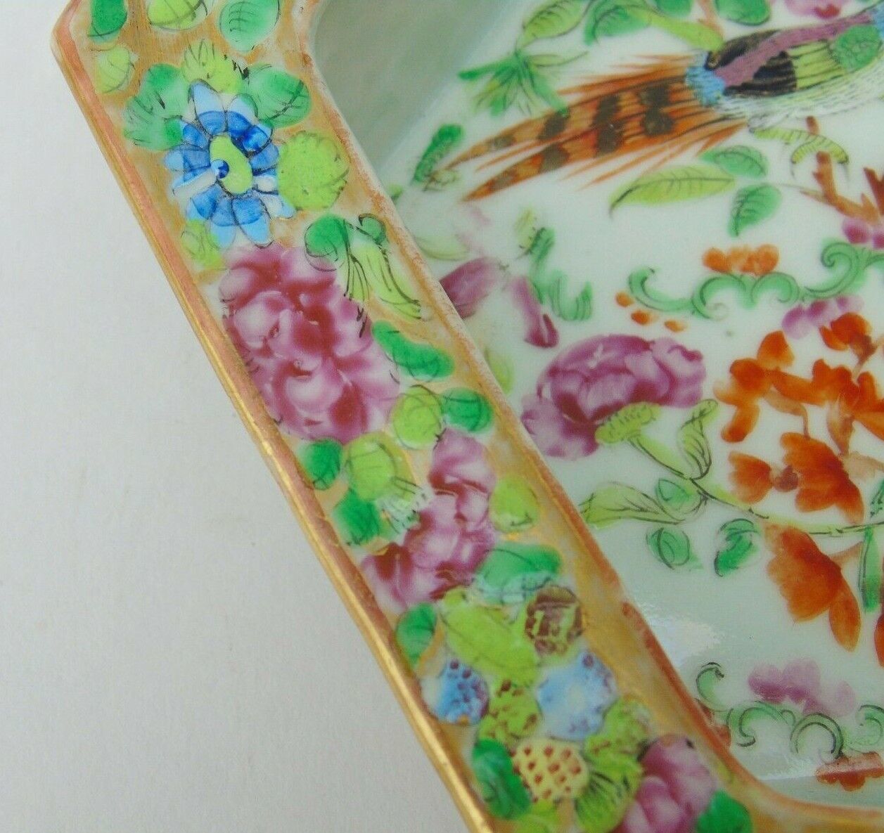 19th Century Daoguang Cantonese Porcelain Bowl Famille Rose photo vinterior