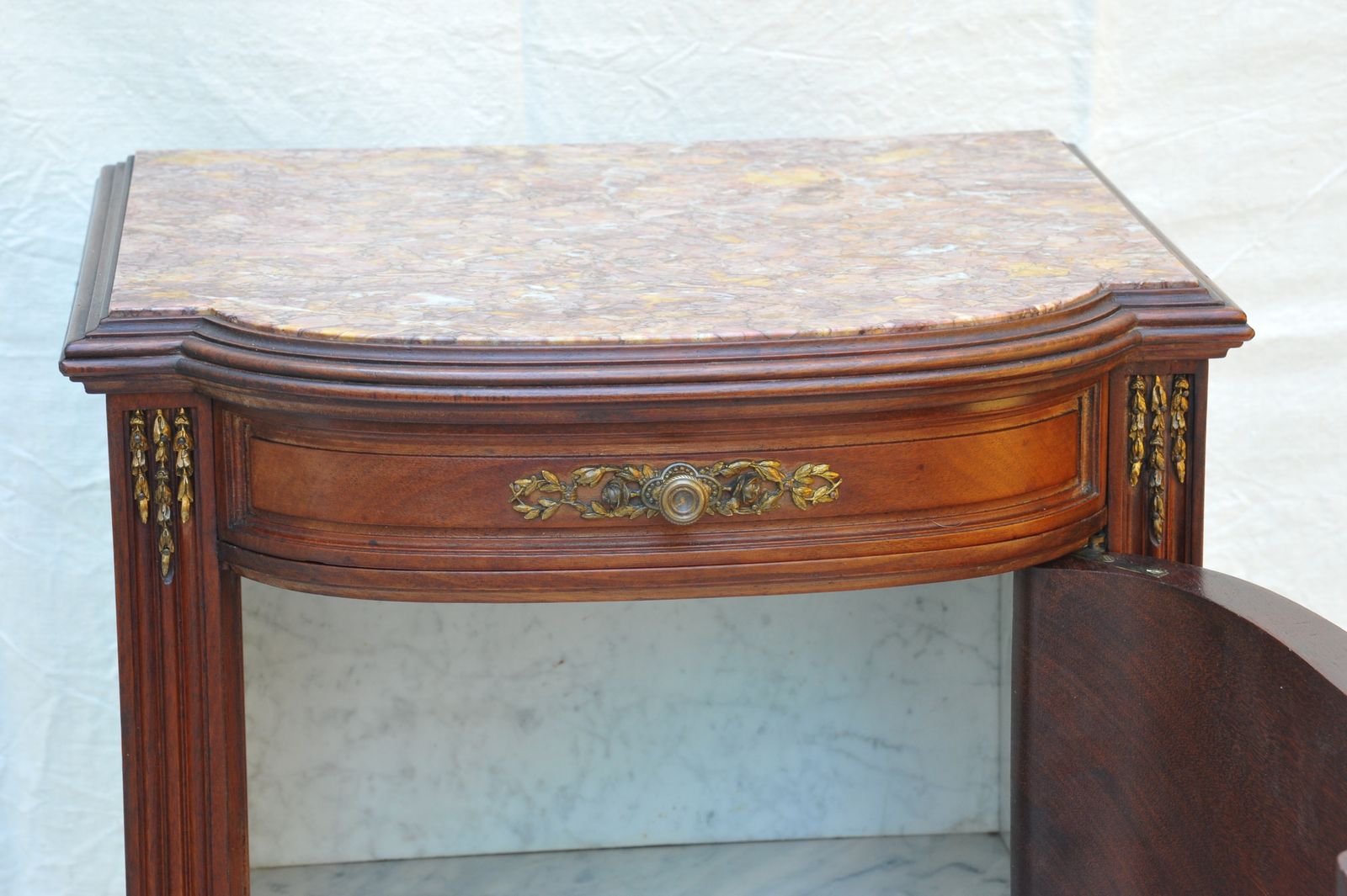A Fine Quality Antique French Mahogany Bedside Cabinet photo Furniture