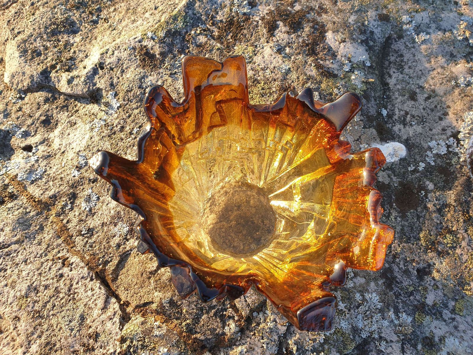 Pertti Santalahti For Humpilla, Finland. An Amber Glass, Crystal Form Bowl. 1970s. photo buy