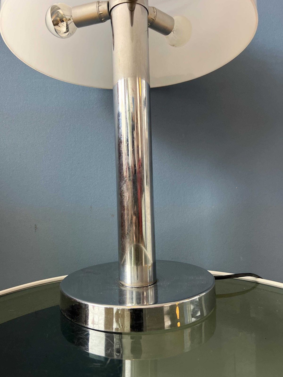 photo furniture Chrome Space Age Table Lamp With White Plexiglass Mushroom Shade