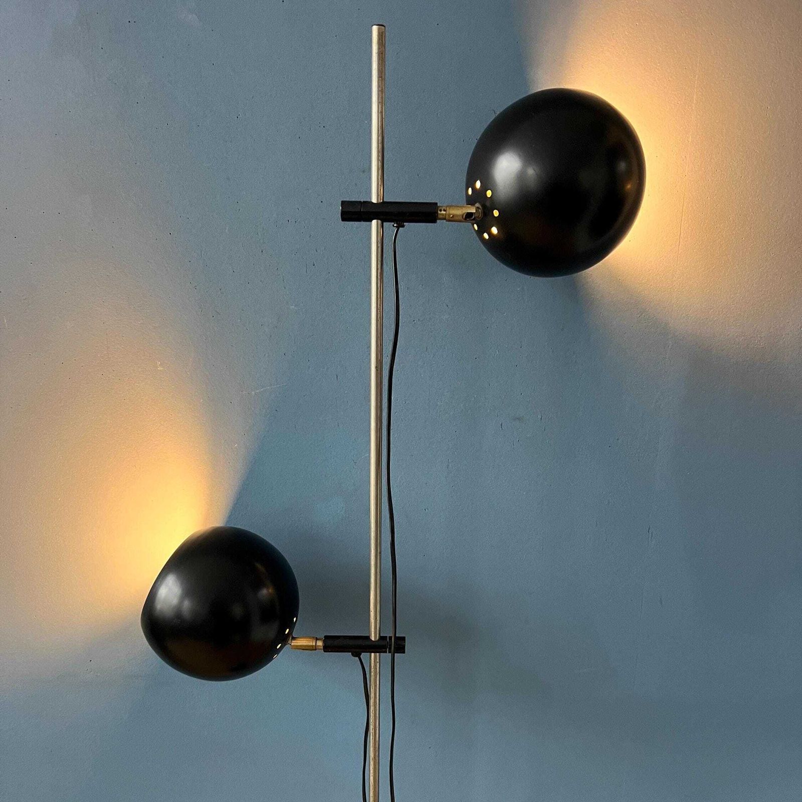 Vintage Mid Century Vloerlamp Met Zwarte Eyeball Kappen