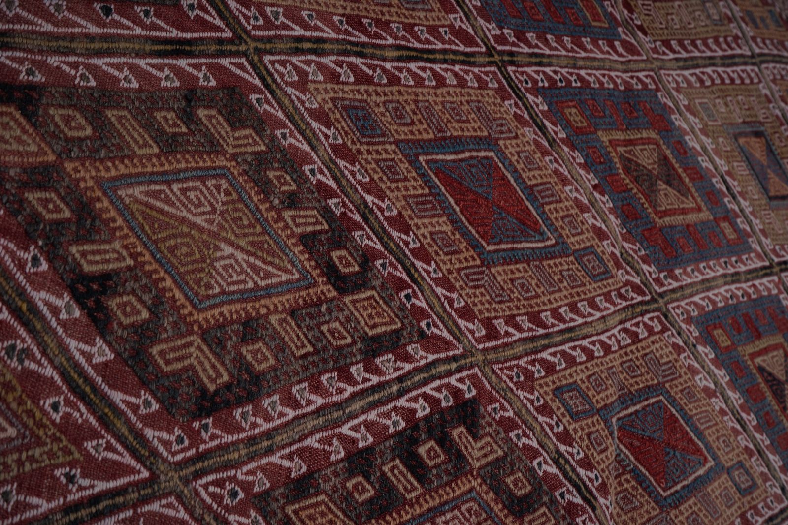 photo furniture Turkish Jajim Kilim Rug 5'3'' X 7'9''