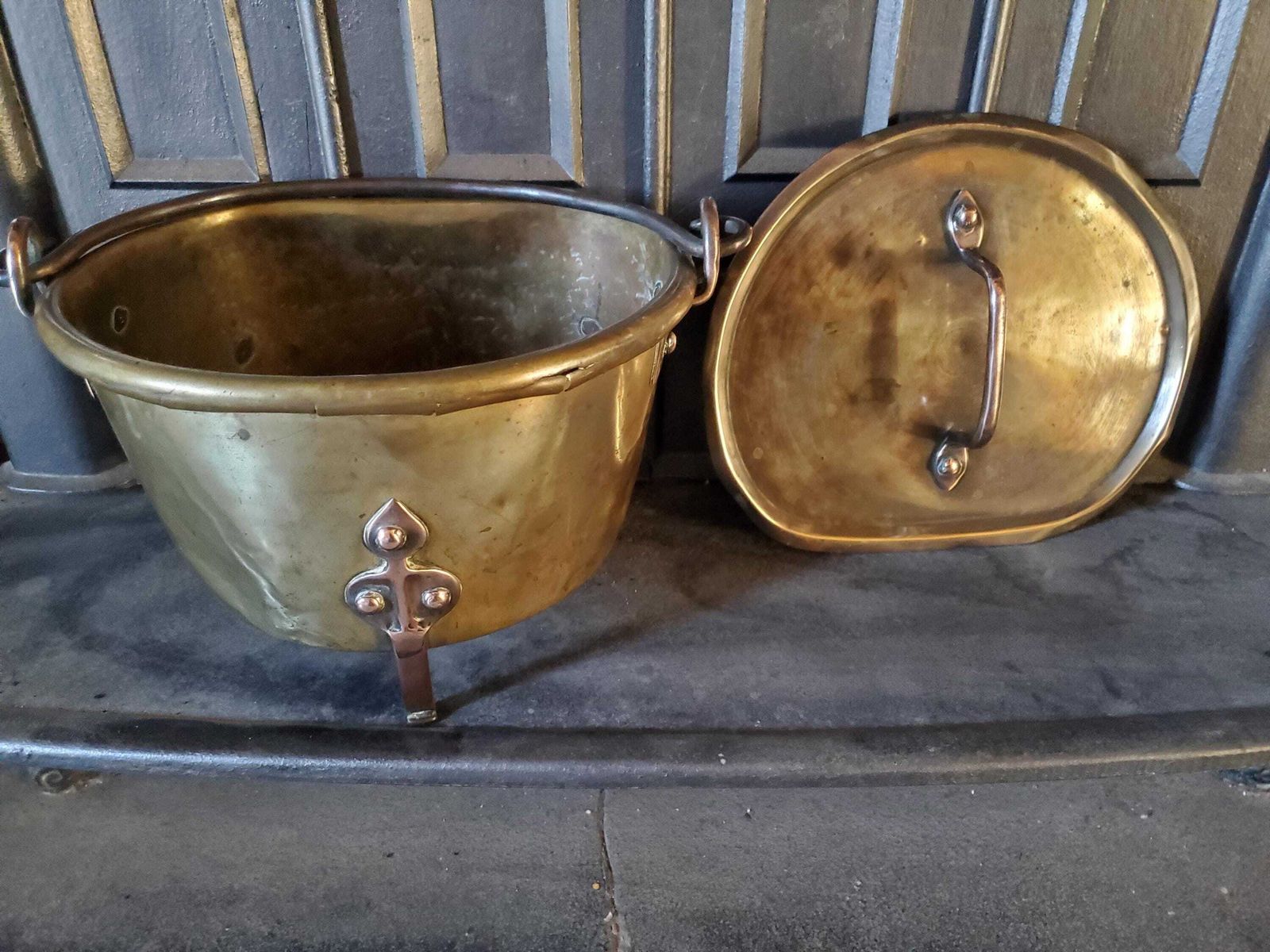photo for sale 17th Century Brass And Copper Pot / Brass Log Basket / Arts And Crafts / Brass Pot With Lid / Brass Stove / 3 Leg Brass Bucket Jardiniere