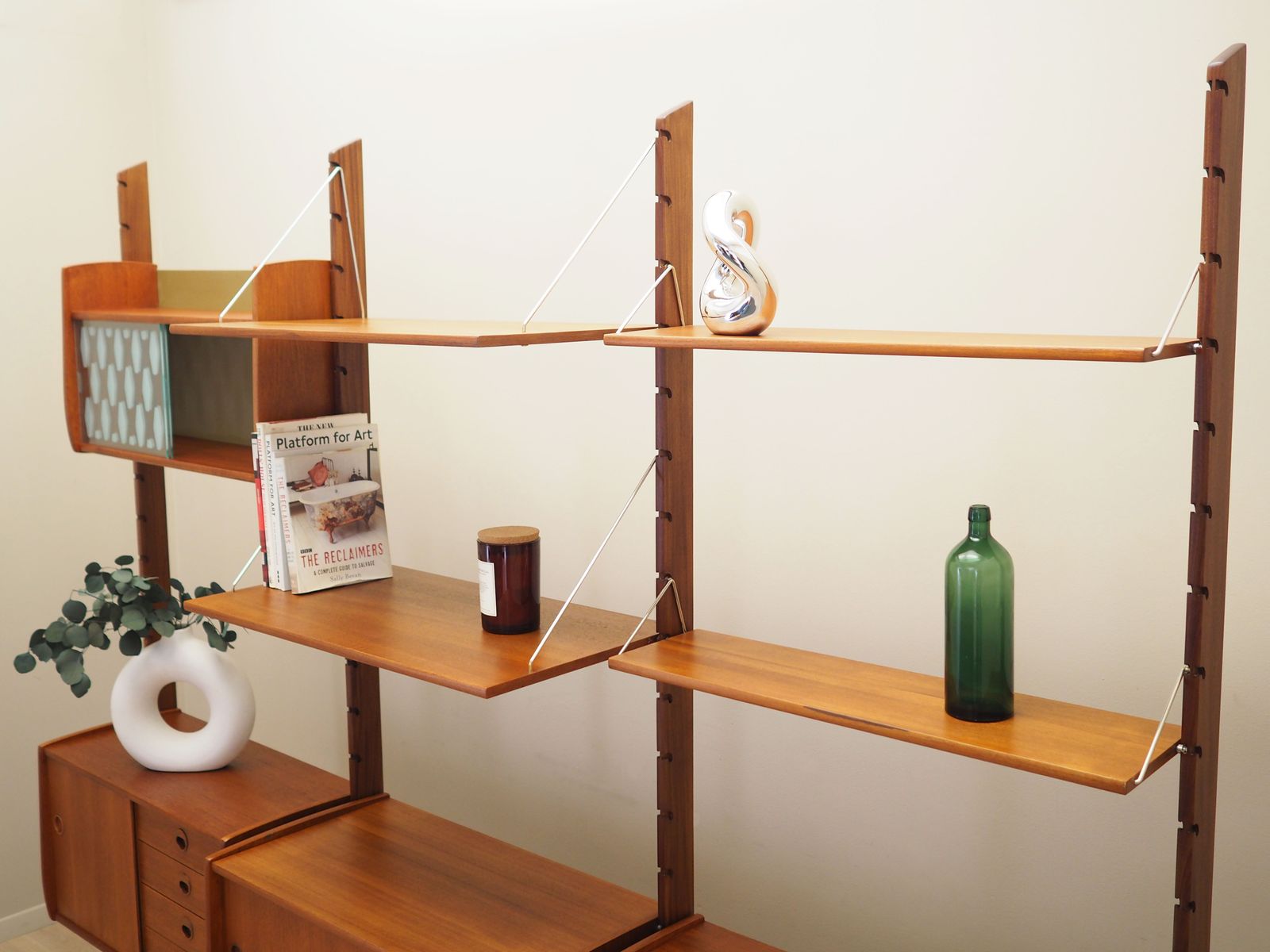 photo furniture Teakhouten Systeemboekenkast, Noors Design, Ca. Jaren 1960, Productie: Blindheim Mobelfabrikk, Ontwerpers: John Texmon & Einar Blindheim