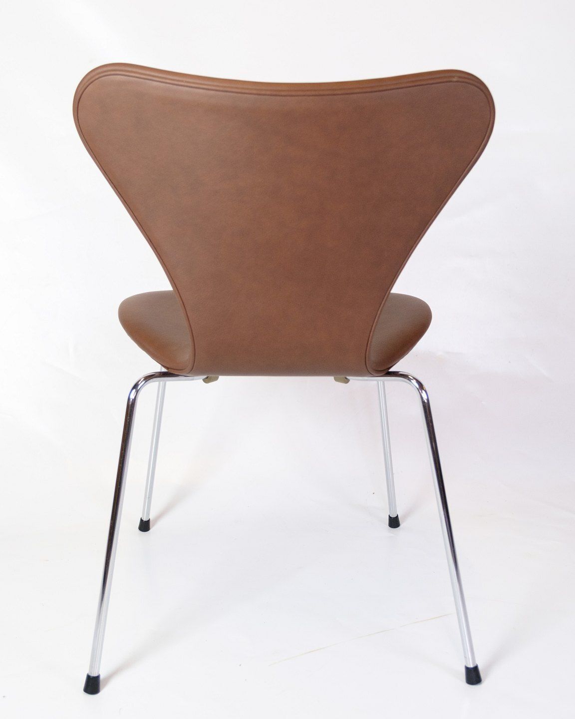 Seven Chairs  Model 3107 In Walnut Elegance Leather By Arne Jacobsen For Fritz Hansen From 1967s photo vinterior