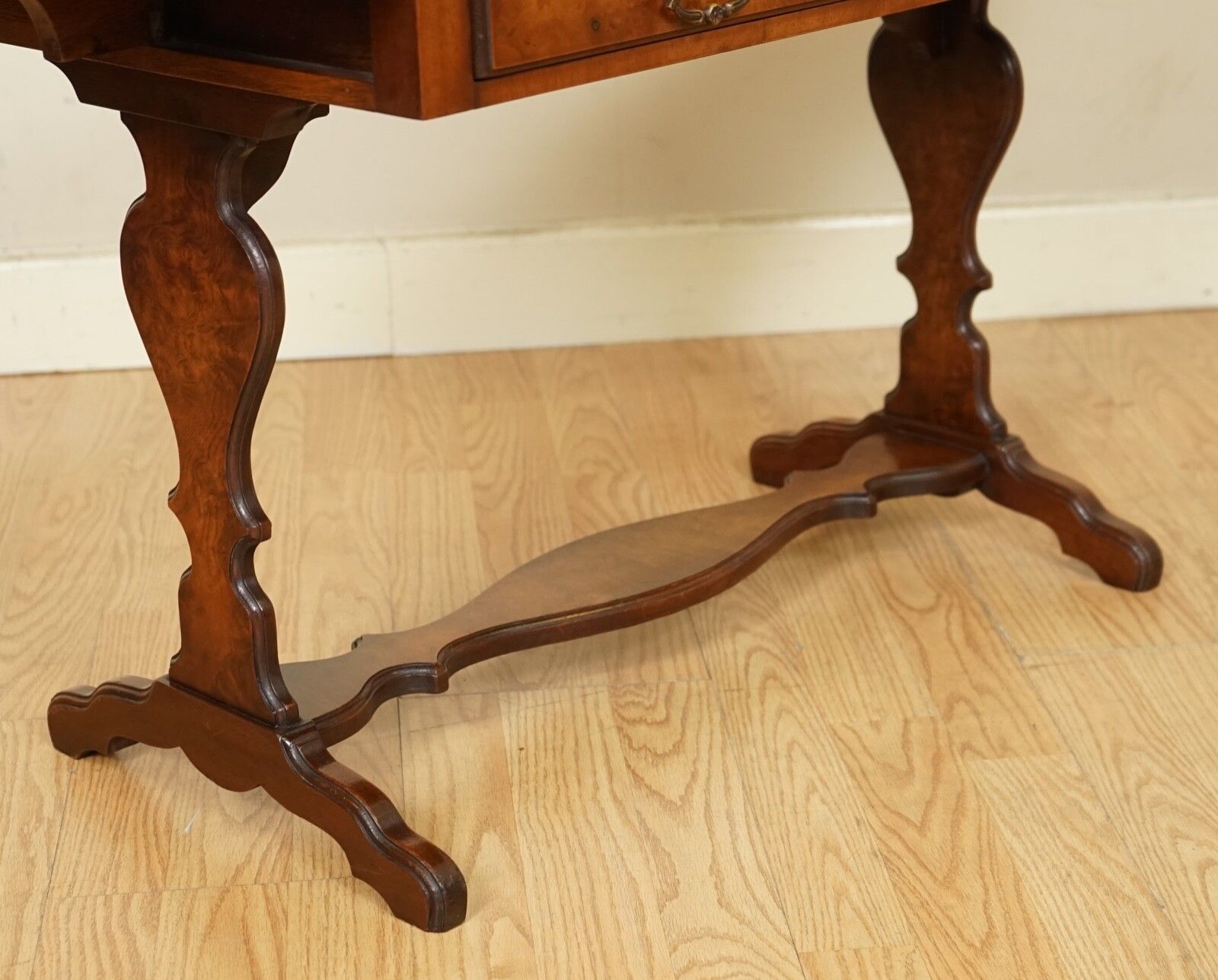 photo furniture Lovely Bevan And Funnell Burr Walnut Extending Dropleaf Side End Table