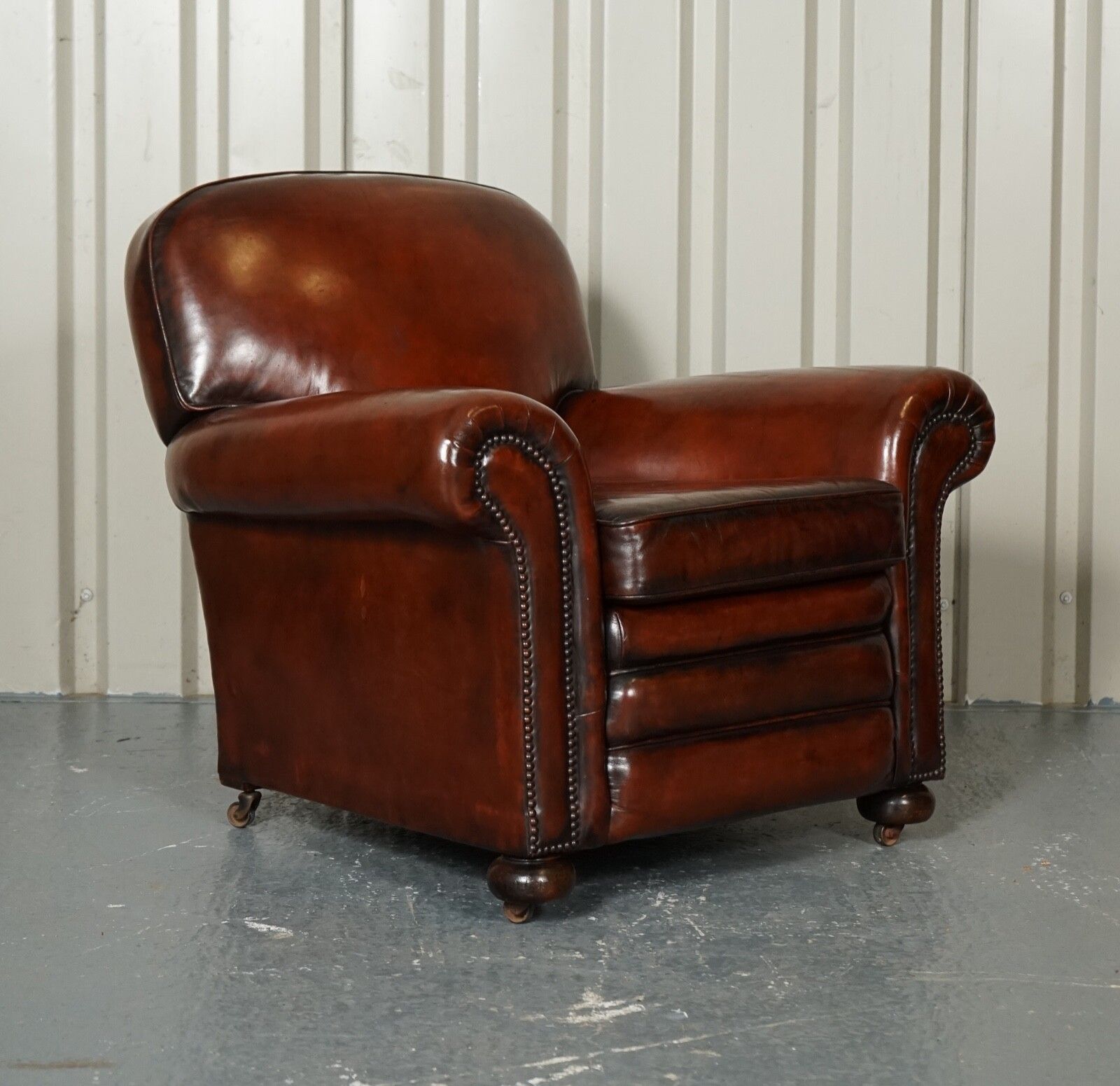 Restored Victorian Maroon Dyed Leather Suite Club Armchairs Gentleman Club Sofa photo vintage