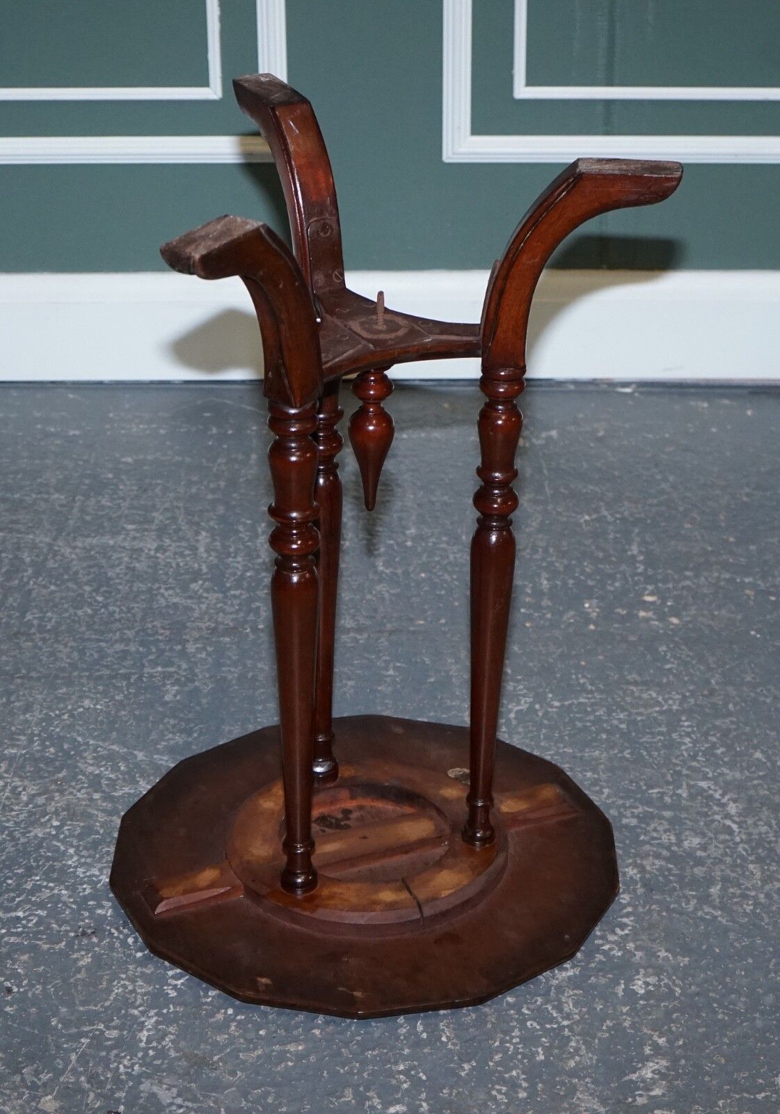 photo vinterior Lovely Restored Hardwood Hexagon Side Table With Curved Spade Feet