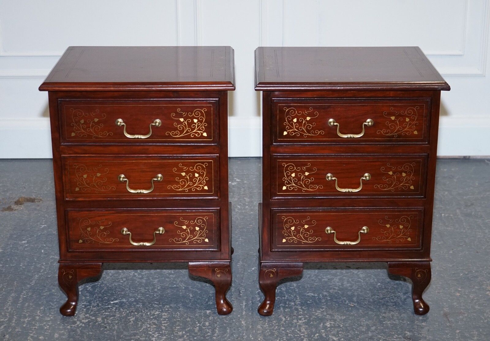 Stunning Pair Of Brass Inliad Anglo Indian Bedside Tables Nightstands photo 1550.0