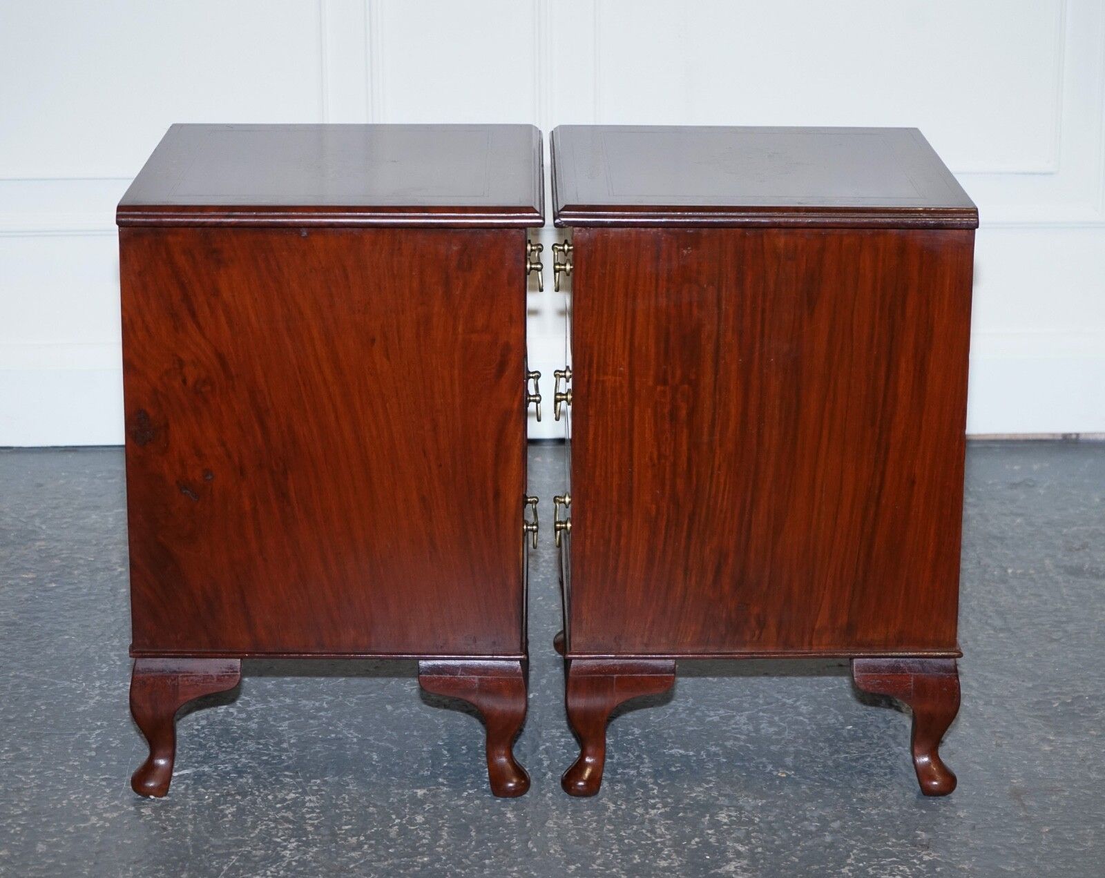 photo vinterior Stunning Pair Of Brass Inliad Anglo Indian Bedside Tables Nightstands