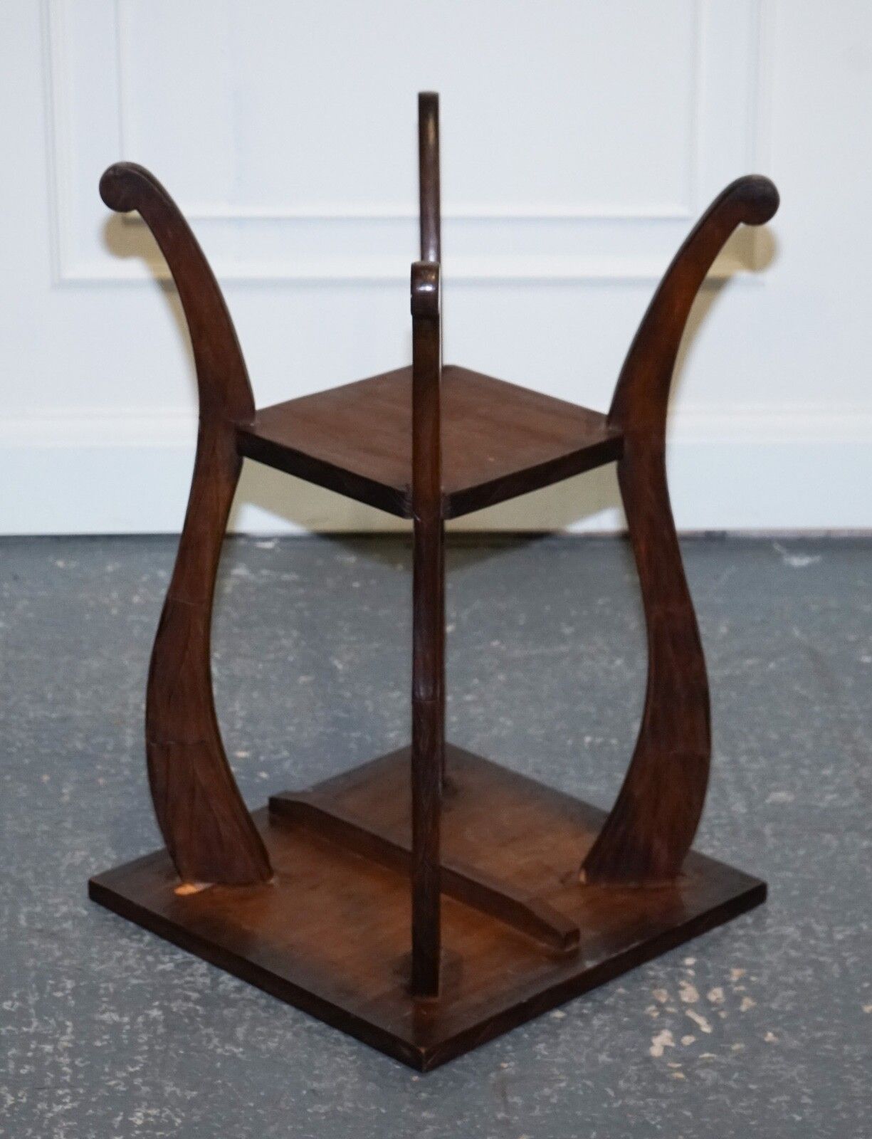 photo vintage Liberty's London 1950's Hand Carved Occasional Side End Lamp Wine Table
