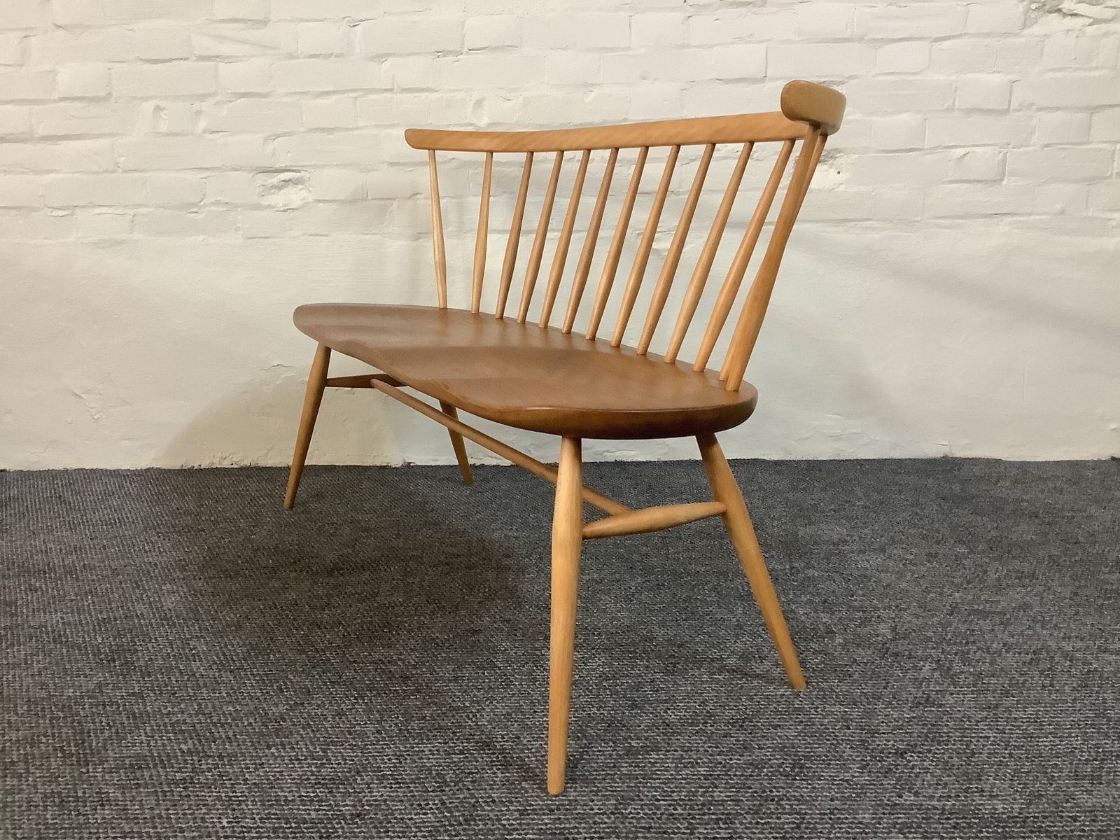 Ercol Windsor 349 Love Seat, Produced 1956/59. photo vinterior