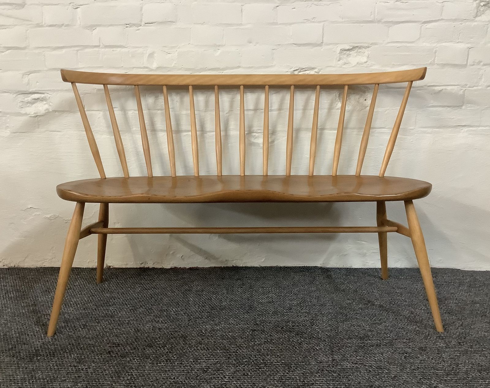 Furniture Ercol Windsor 349 Love Seat, Produced 1956/59. photo