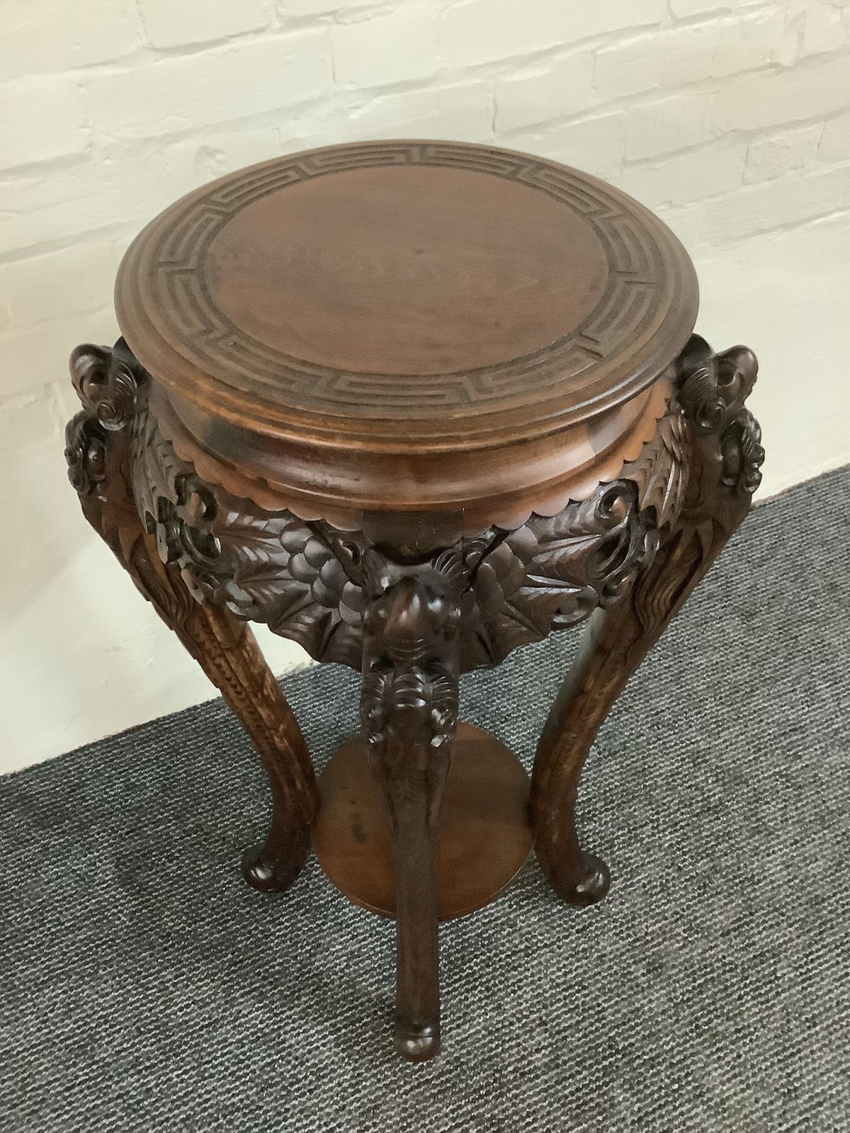 19th Century Chinese Carved Rosewood Jardiniere Plant Stand. photo Furniture