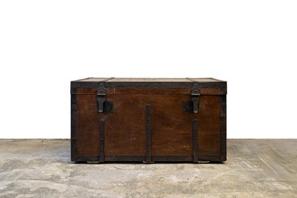 Chest In Walnut With Iron Reinforcements And Carrying Handles From Metzger, Italy, Early 1900s