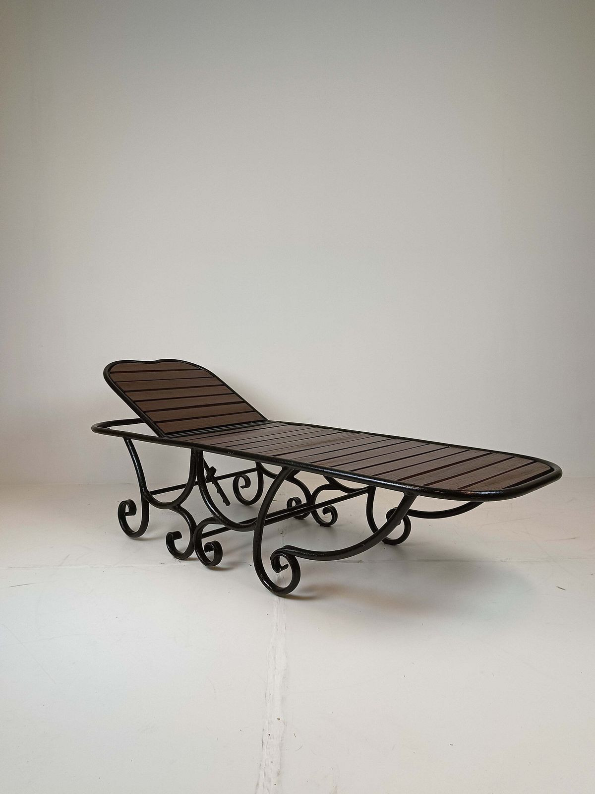photo furniture Classic Italian Daybed (2), Early 20th Century