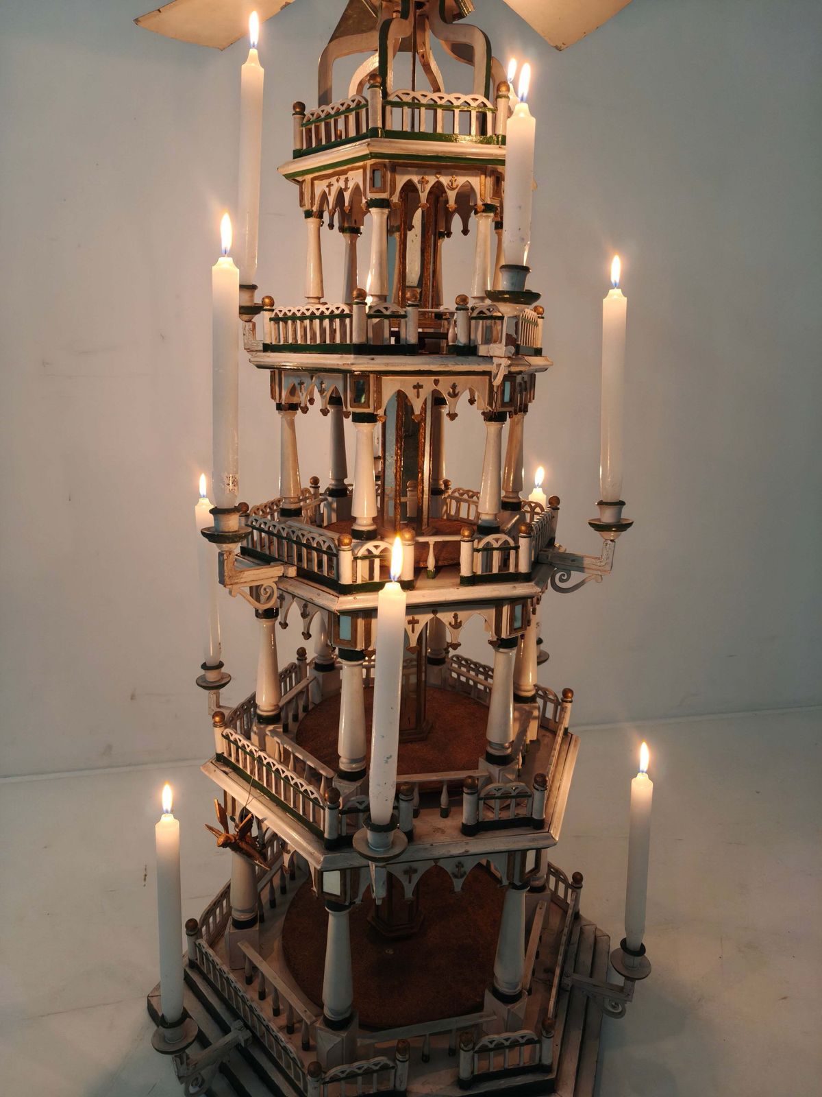 photo vintage 19th Century Handmade Christmas Pyramid – Rare And Beautiful German Folk Art Piece