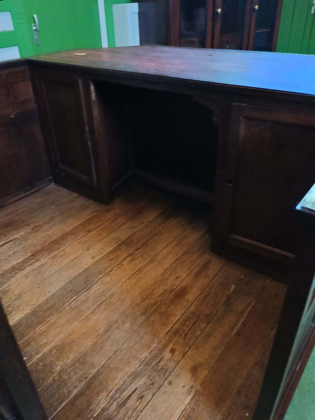 photo furniture Antique Court Speaking Desk, 1800s