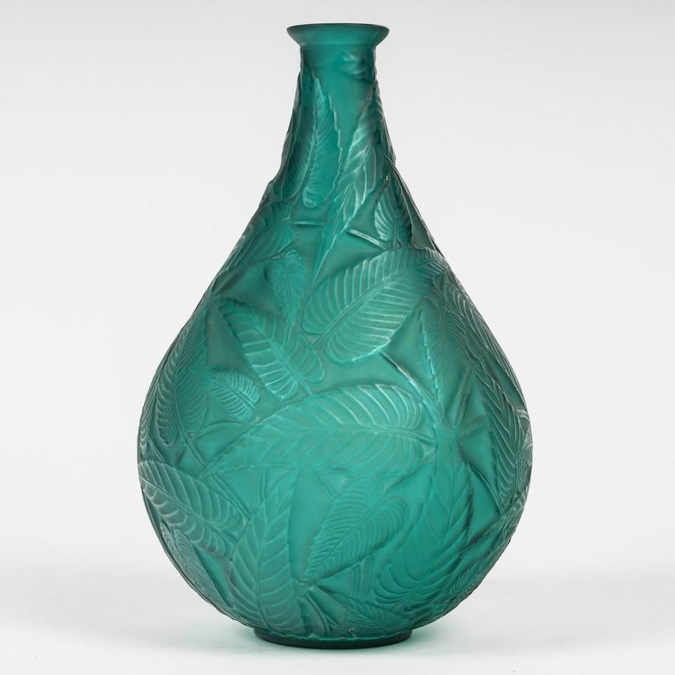 René Lalique  1923  Emerald Green Tinted “Sauge” Vase photo 5209.0