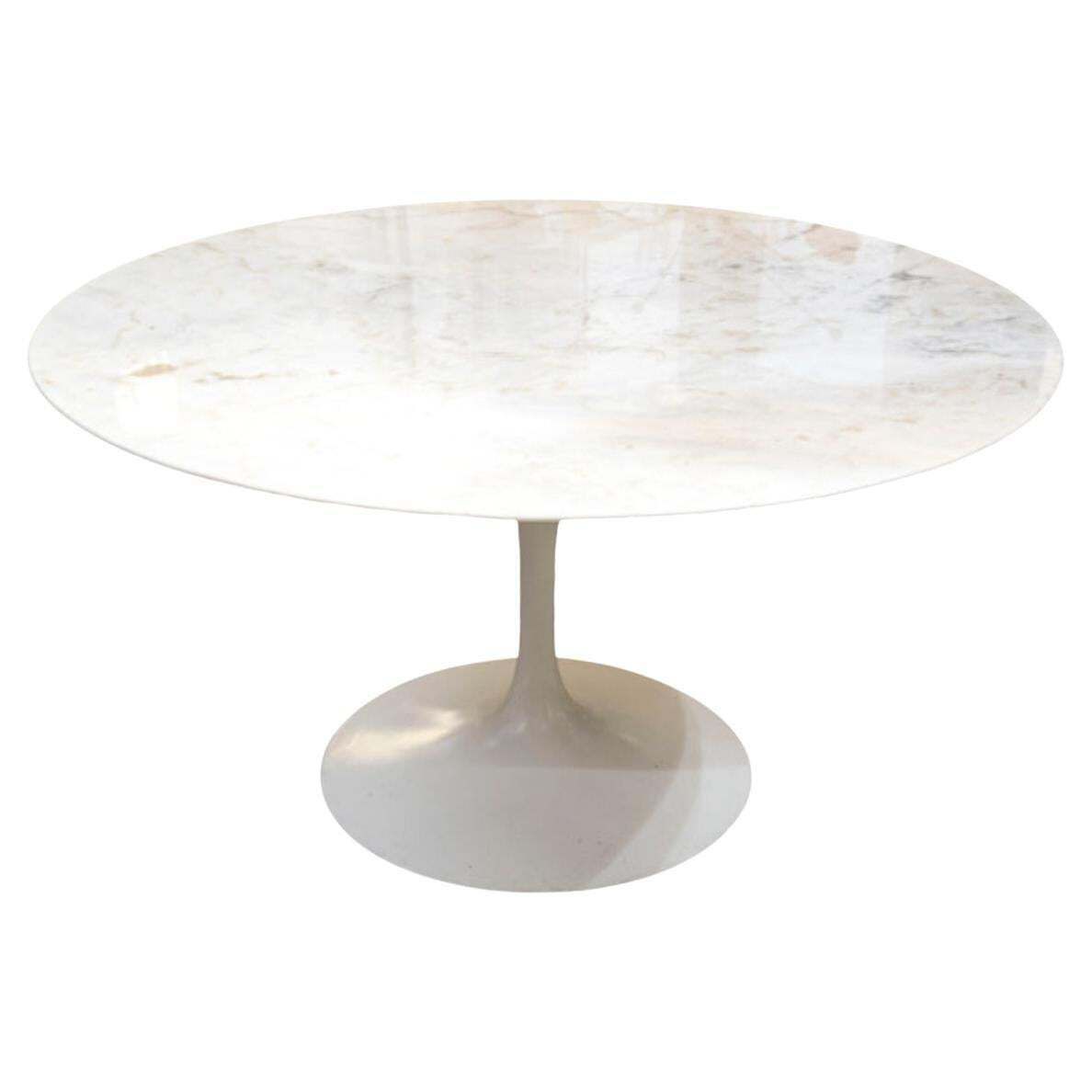 Eero Saarinen & Knoll International, Table « Tulip » 137 Cm