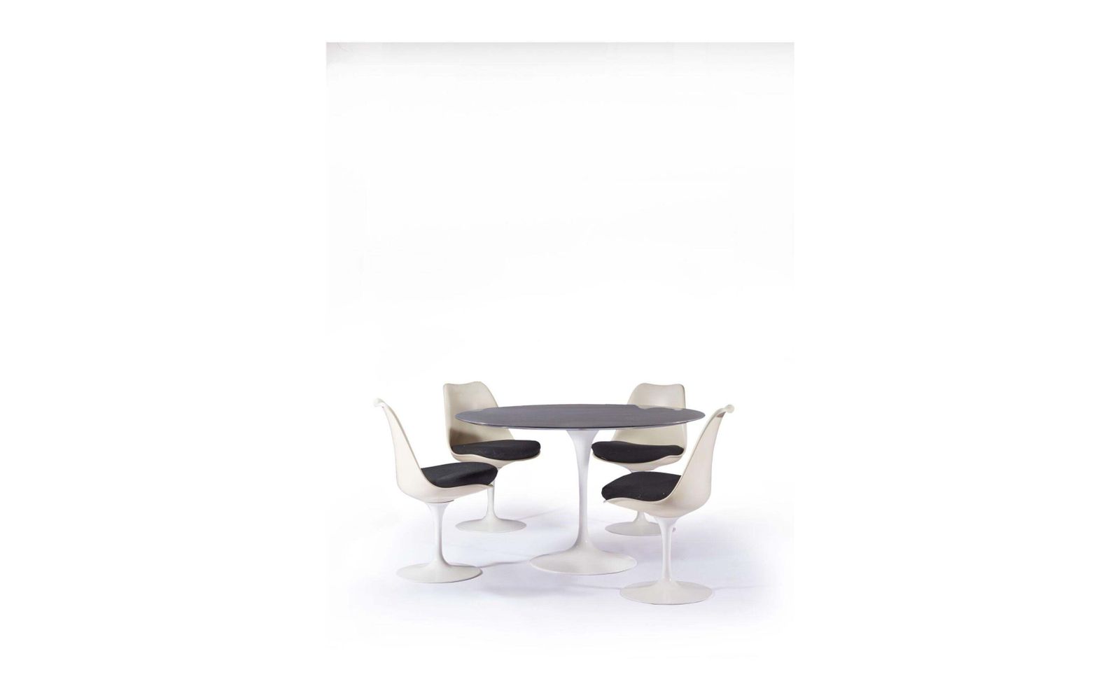 Eero Saarinen (1910 1961) & Knoll International (Publisher) 4 Swivel Chairs photo furniture