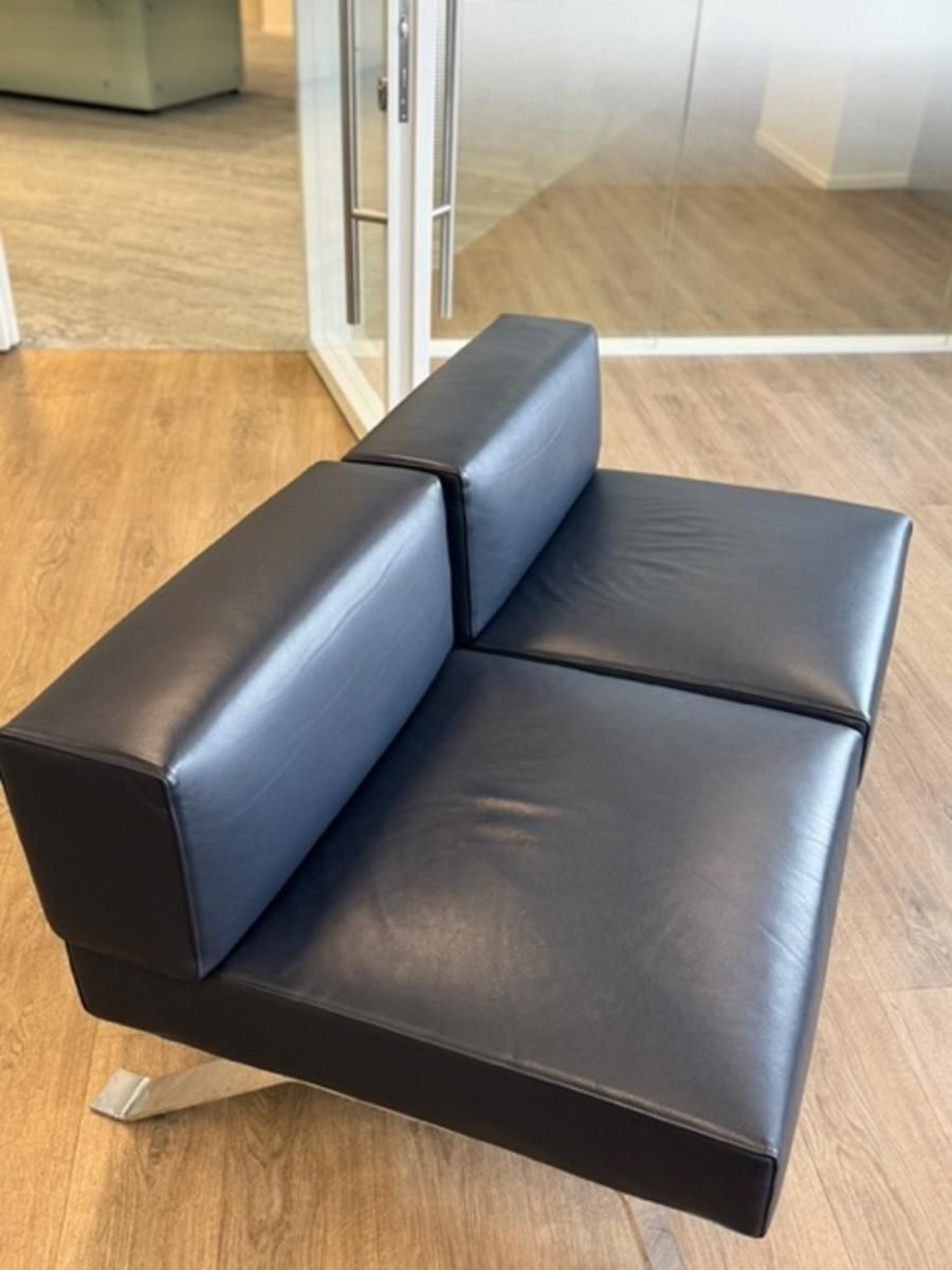 Charlotte Perriand Voor Cassina: Paar Fauteuils photo furniture