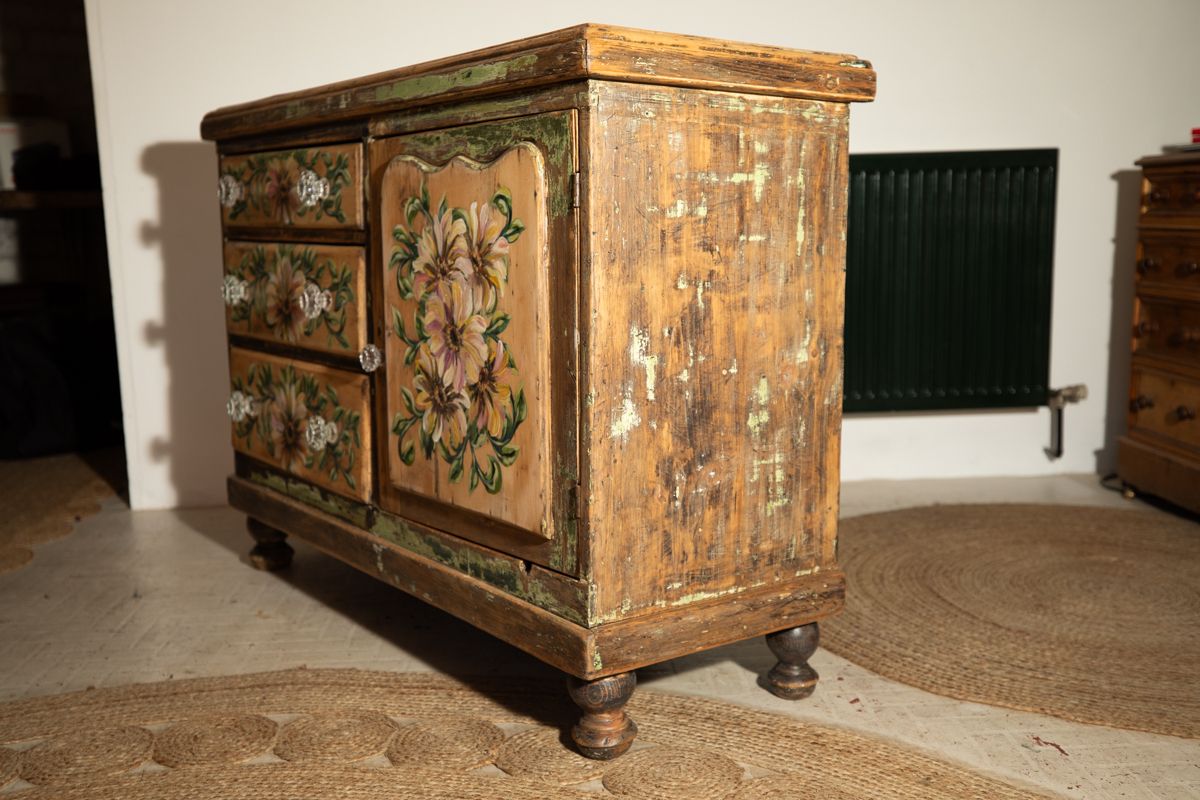 Victorian Pantry, Larder, Kitchen Circa 1840 With Hand Painted, One Off Design photo 450.0