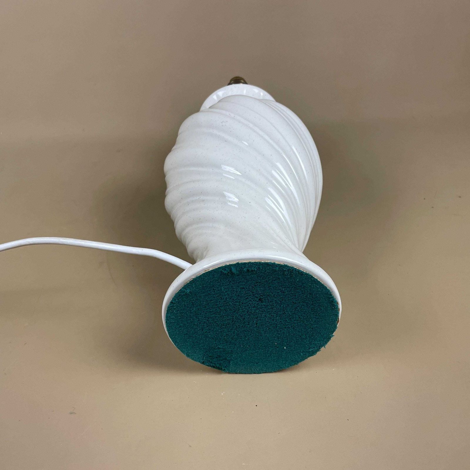 Vintage Ceramic Cream Lamp Twisted Detail Bedside Table Light Vase Speckled Finish Retro Cottage Medium photo vintage