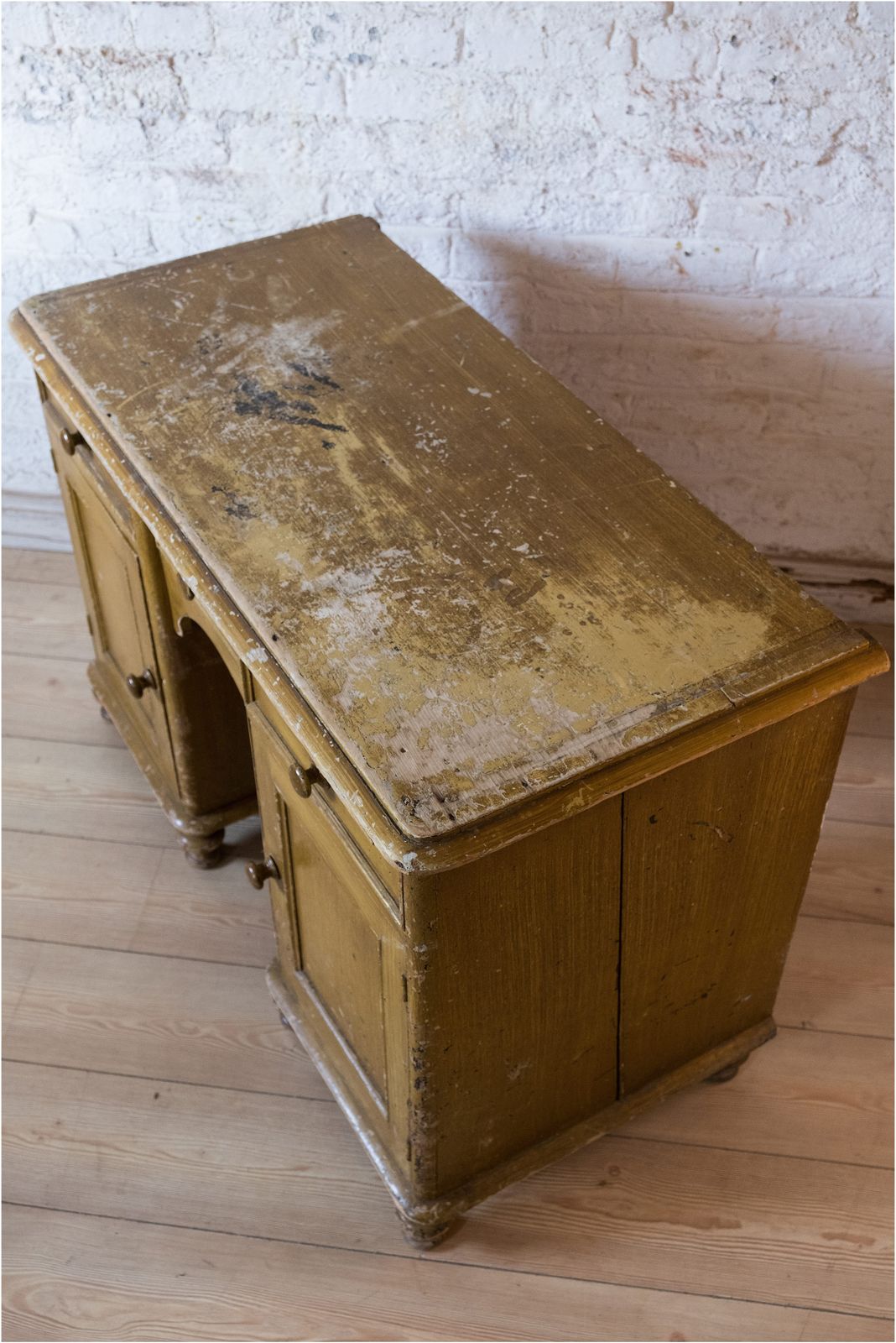 19th Century Welsh Dresser Base In Original Scumble Glaze (819) photo 360.0