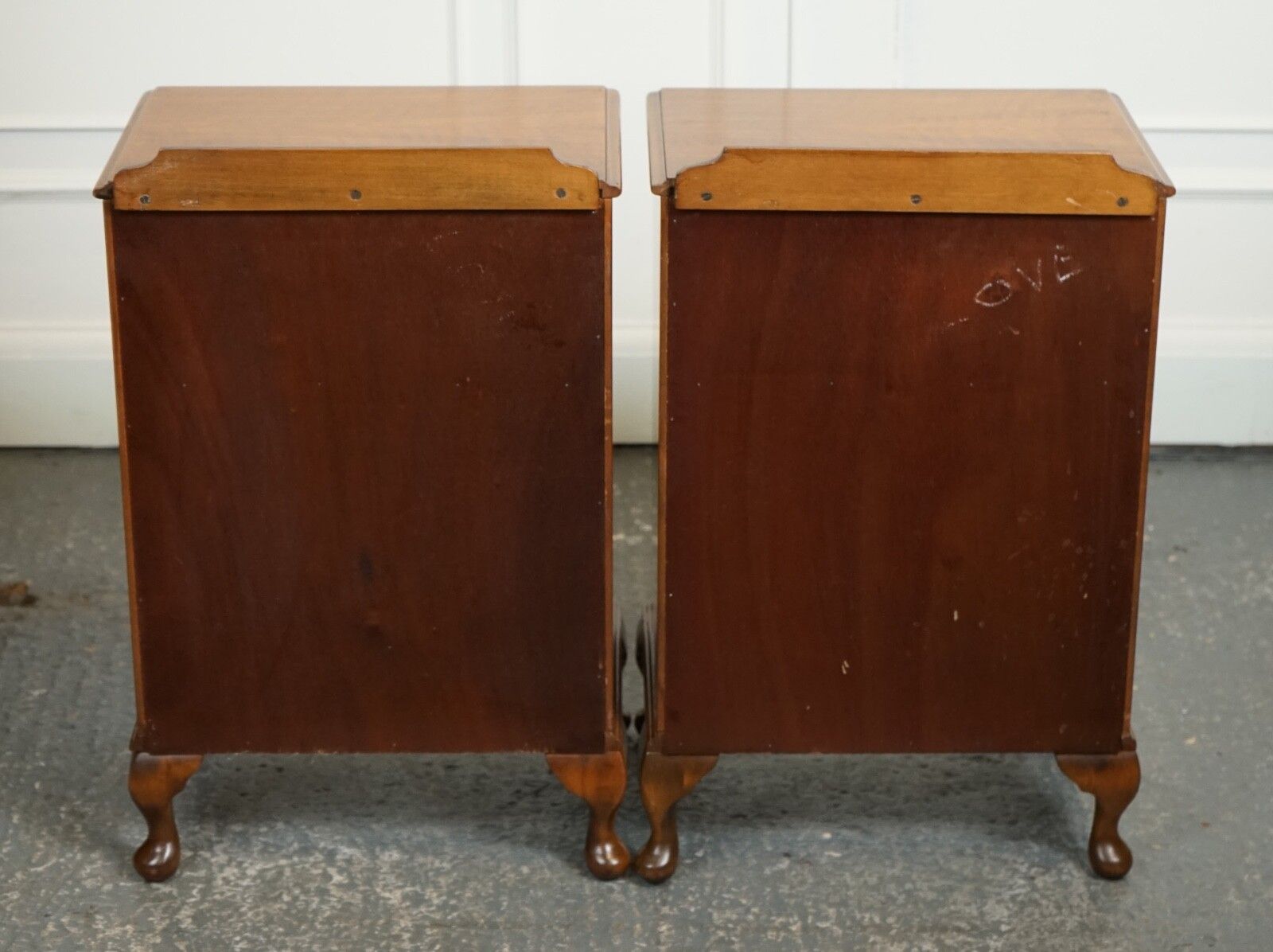 1200.0 Pair Art Walnut Deco Bedside Nightstands With Cupboard Queen Anne Legs J1 photo