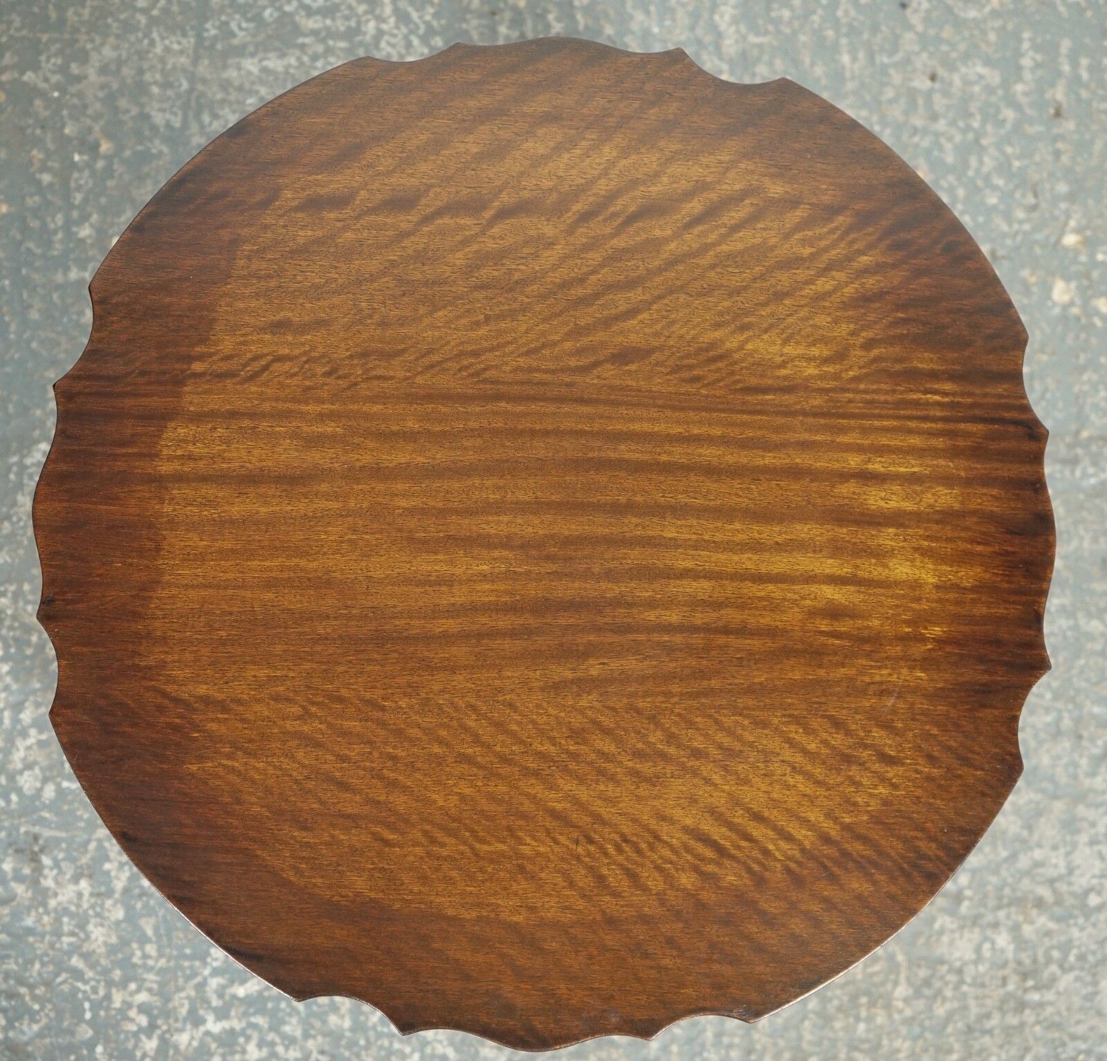photo furniture Lovely Small Pie Crust Shaped Edges Hardwood Side Table J1