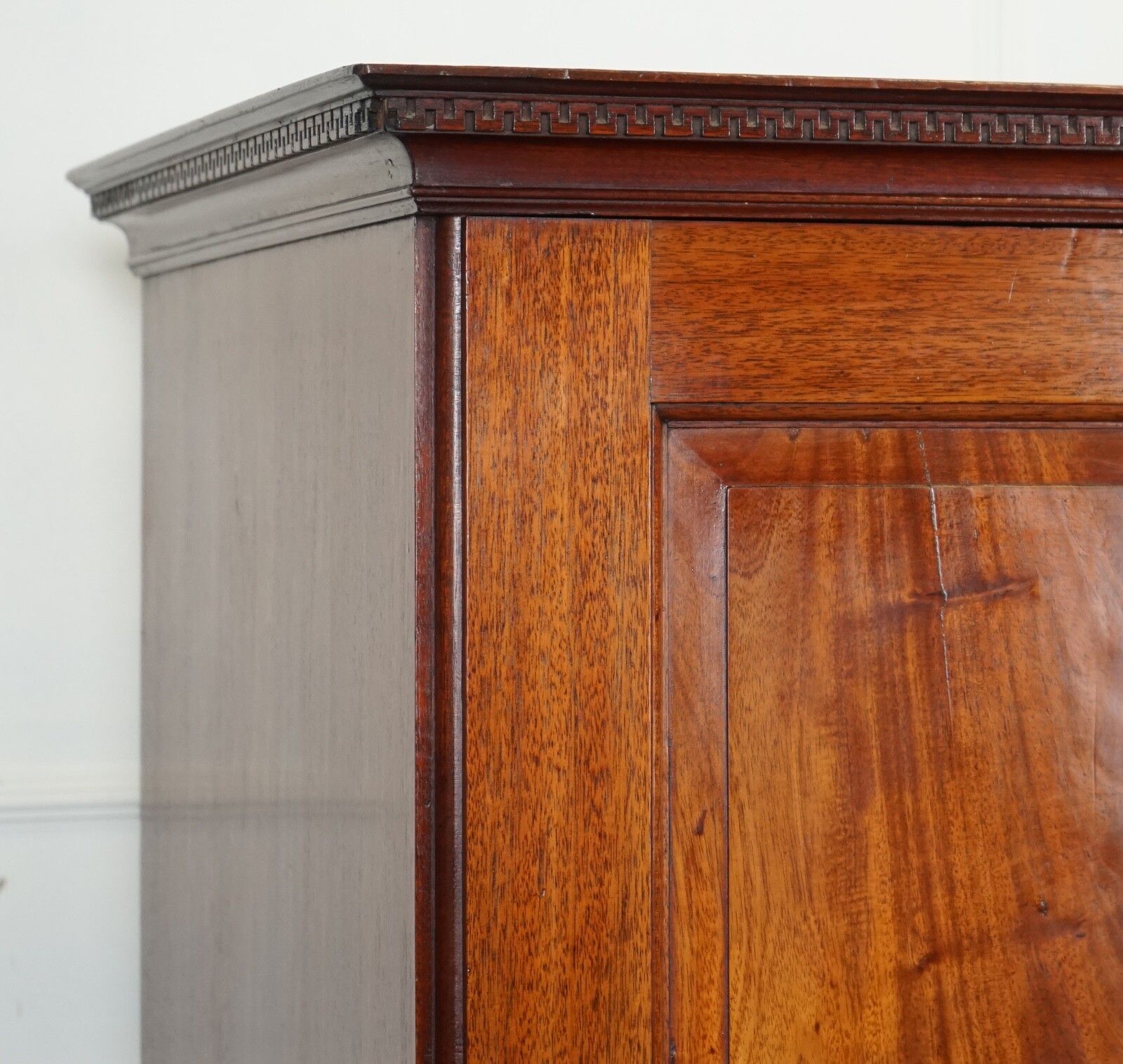 1800 Antique English Georgian Flamed Hardwood Linen Press Wardrobe Armoire J1 photo vintage