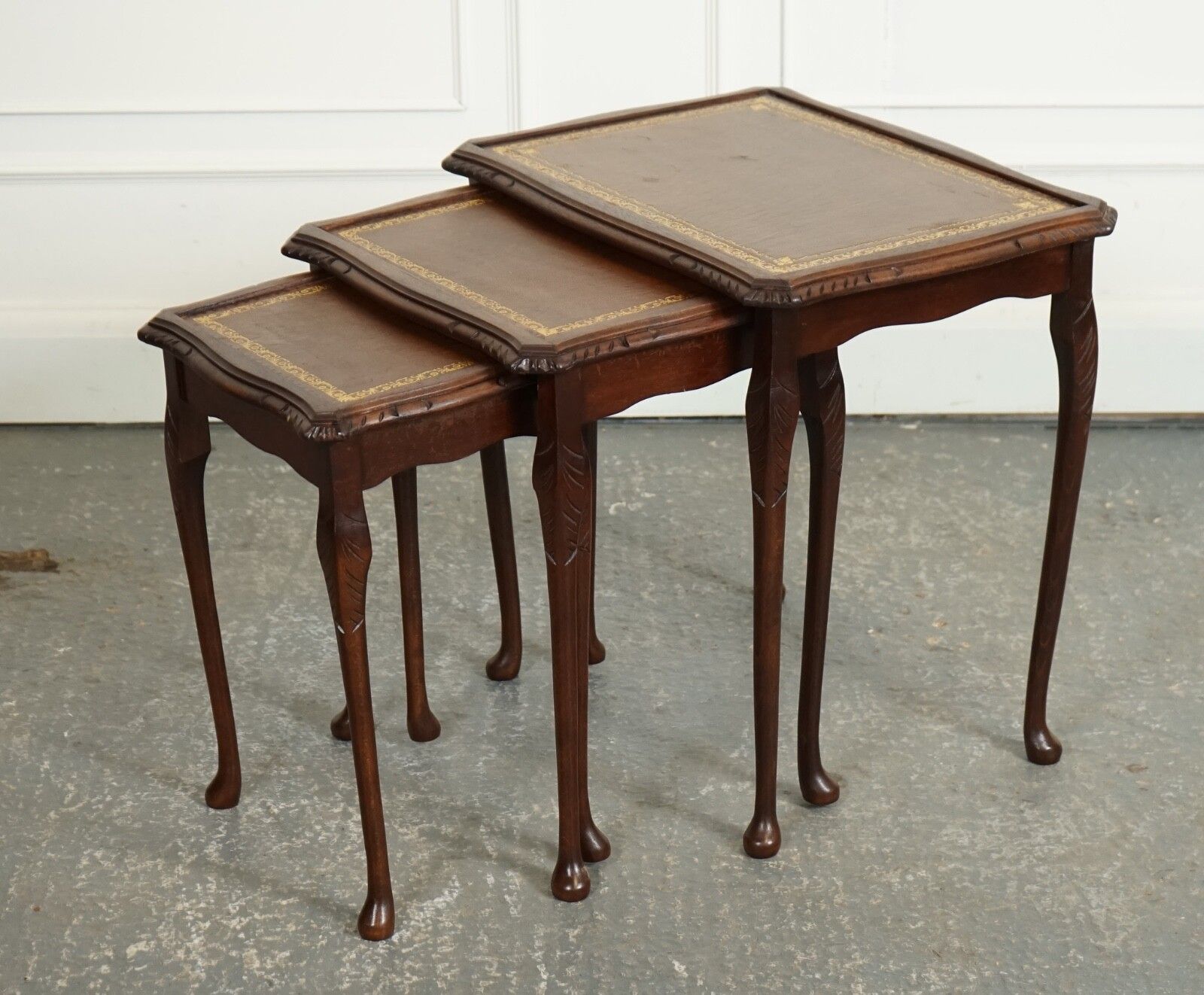 Vintage Nest Of Tables Queen Anne Style Legs With Brown Embossed Leather Top photo Furniture