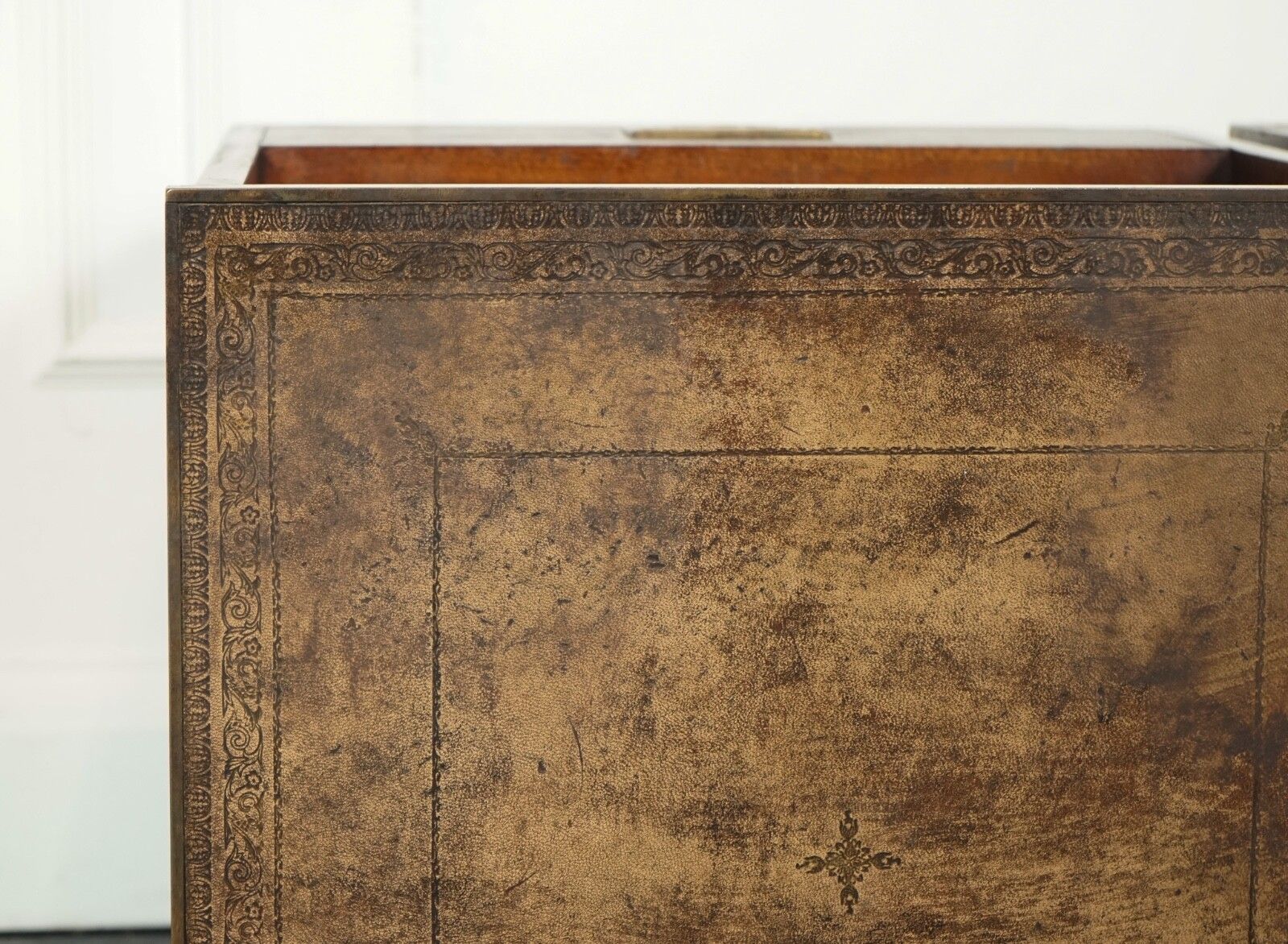photo vintage Vintage Pair Of Military Campaign Bedside Tables Nightstands Brown Leather Topj1