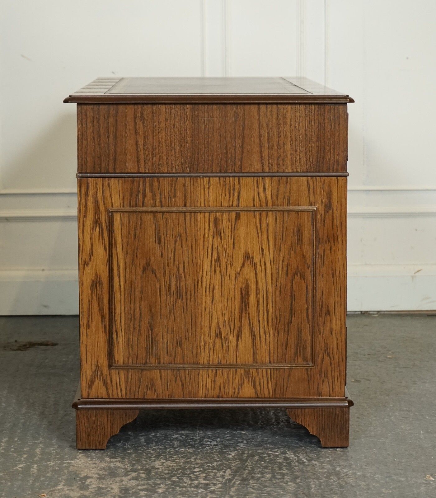photo buy Vintage Oak Office Pedestal Desk Brown Leather Top Part Of Suite