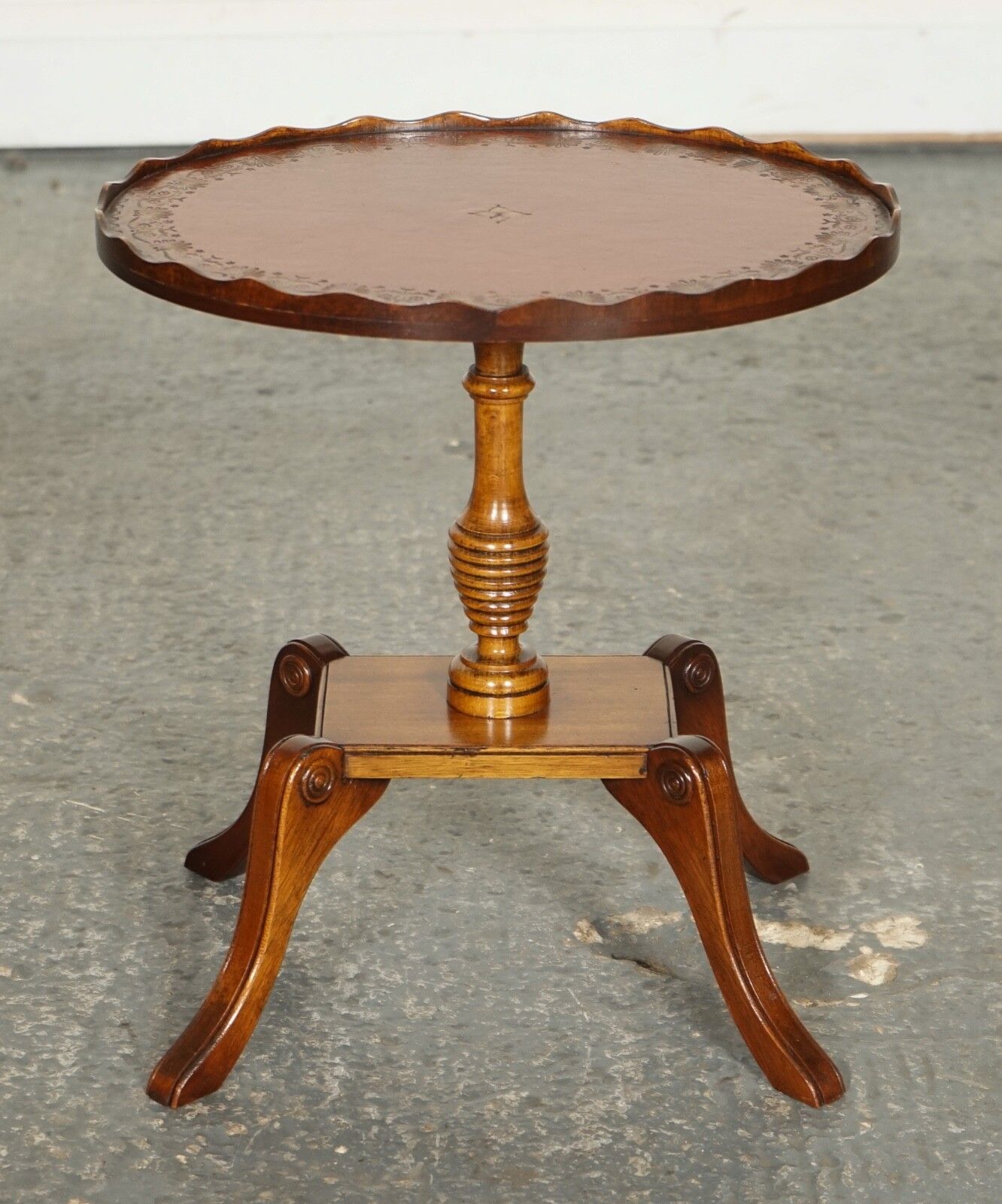 Vintage Yew Wood Burgundy Leather Top Side End Lamp Wine Table With Pie Crust photo for sale