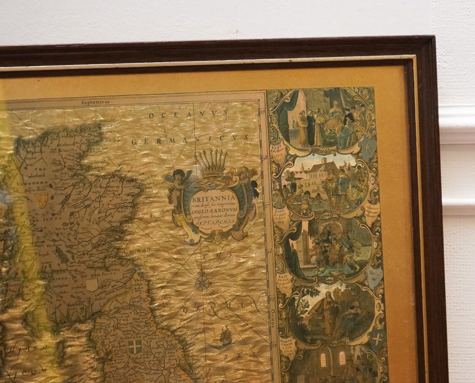photo furniture Vintage Gold Foil Map Of The British Isles 1646 By Joannes Janssen