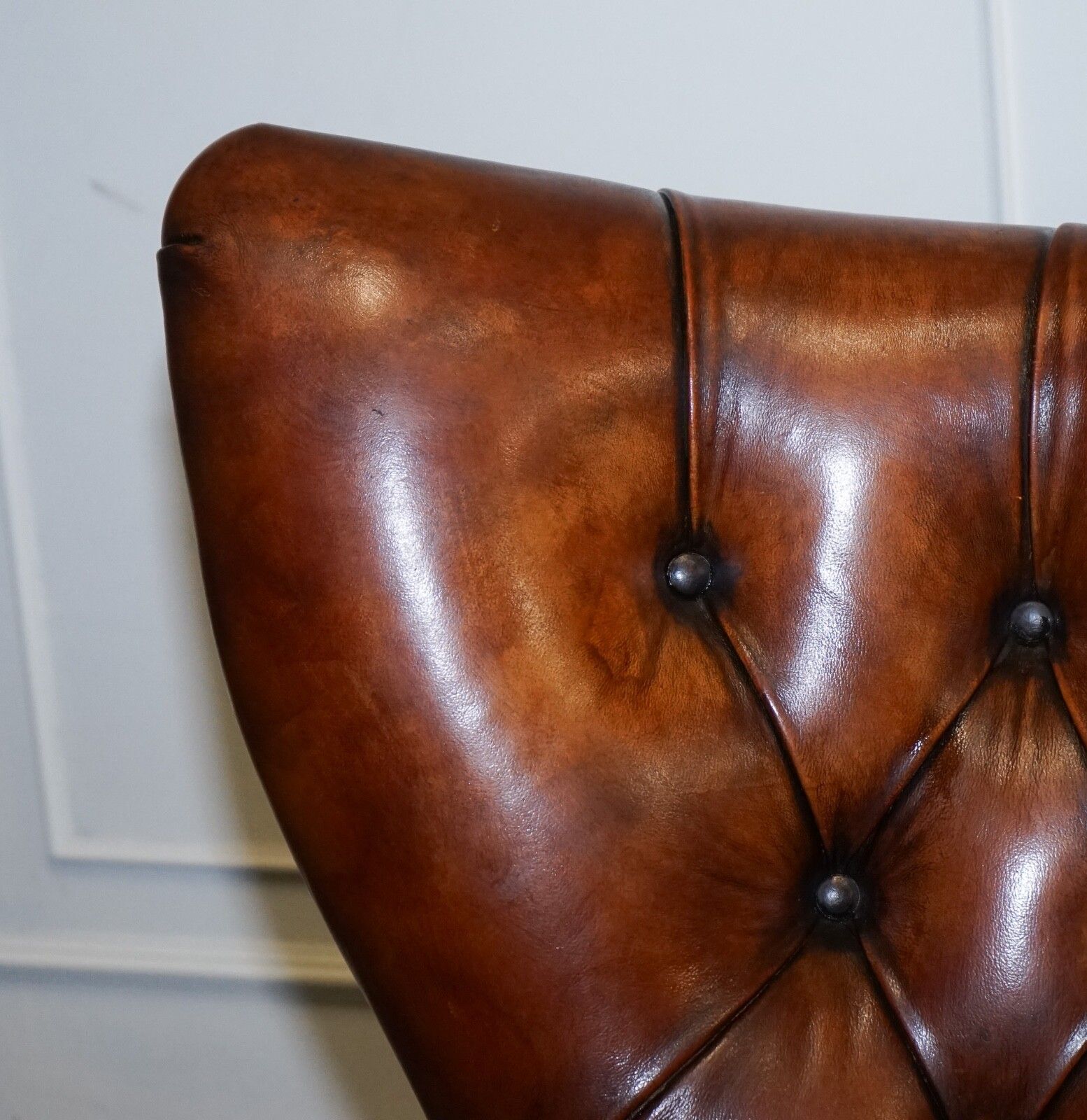 photo vinterior Vintage Fully Restored Hand Dyed Brown Leather Retro Lounge Chair And Footstool
