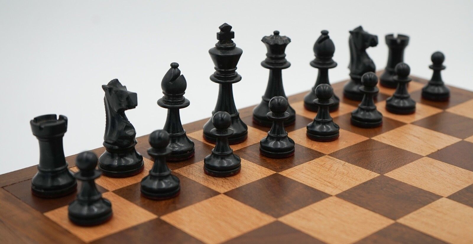 Antique English Quality Staunton Weighted Chess Set With Box And Board photo 1375.0