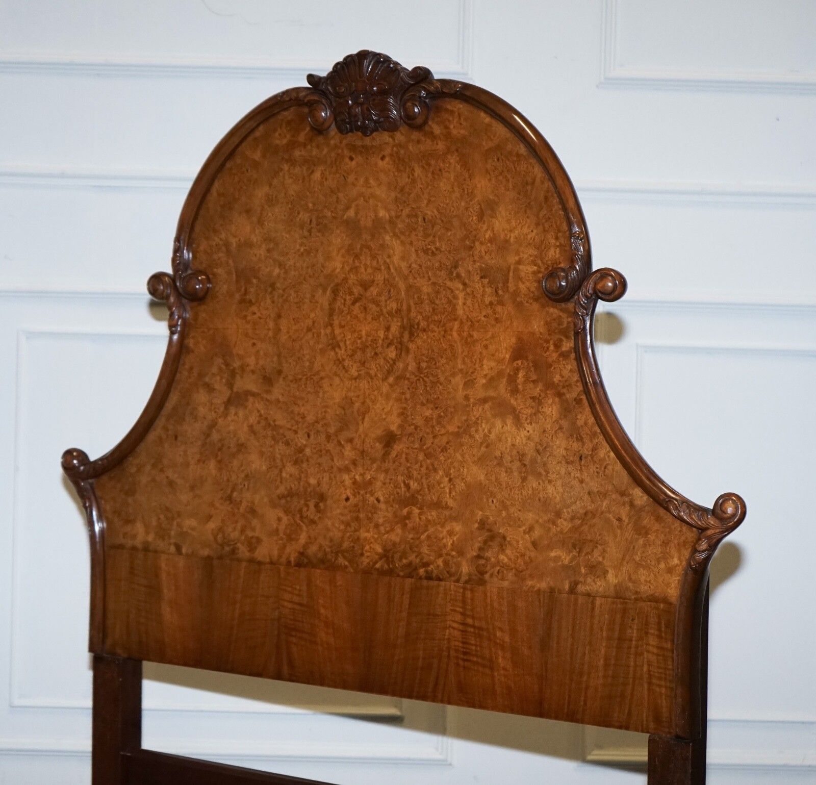 1930 Art Deco Burr Walnut English Made Vono Bedstead Frame Queen Anne Legs 2/2 photo Furniture